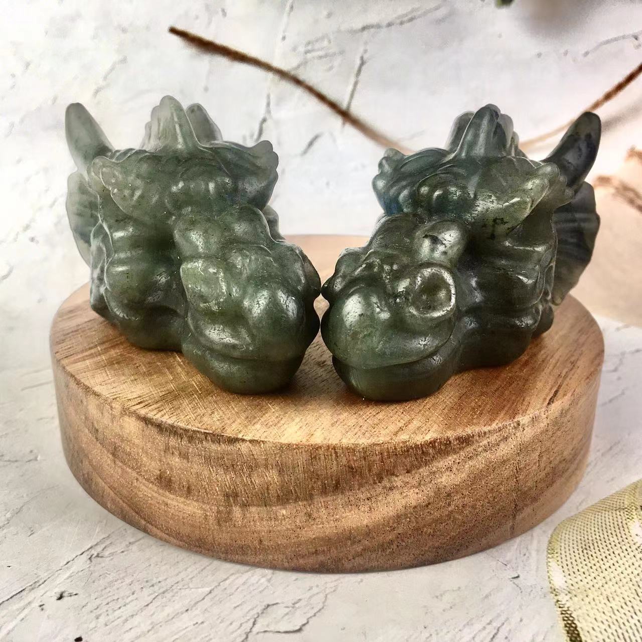 Wholesale Natural factory price labradorite dragon head high quality polished crafts flash carving for decoration and sale