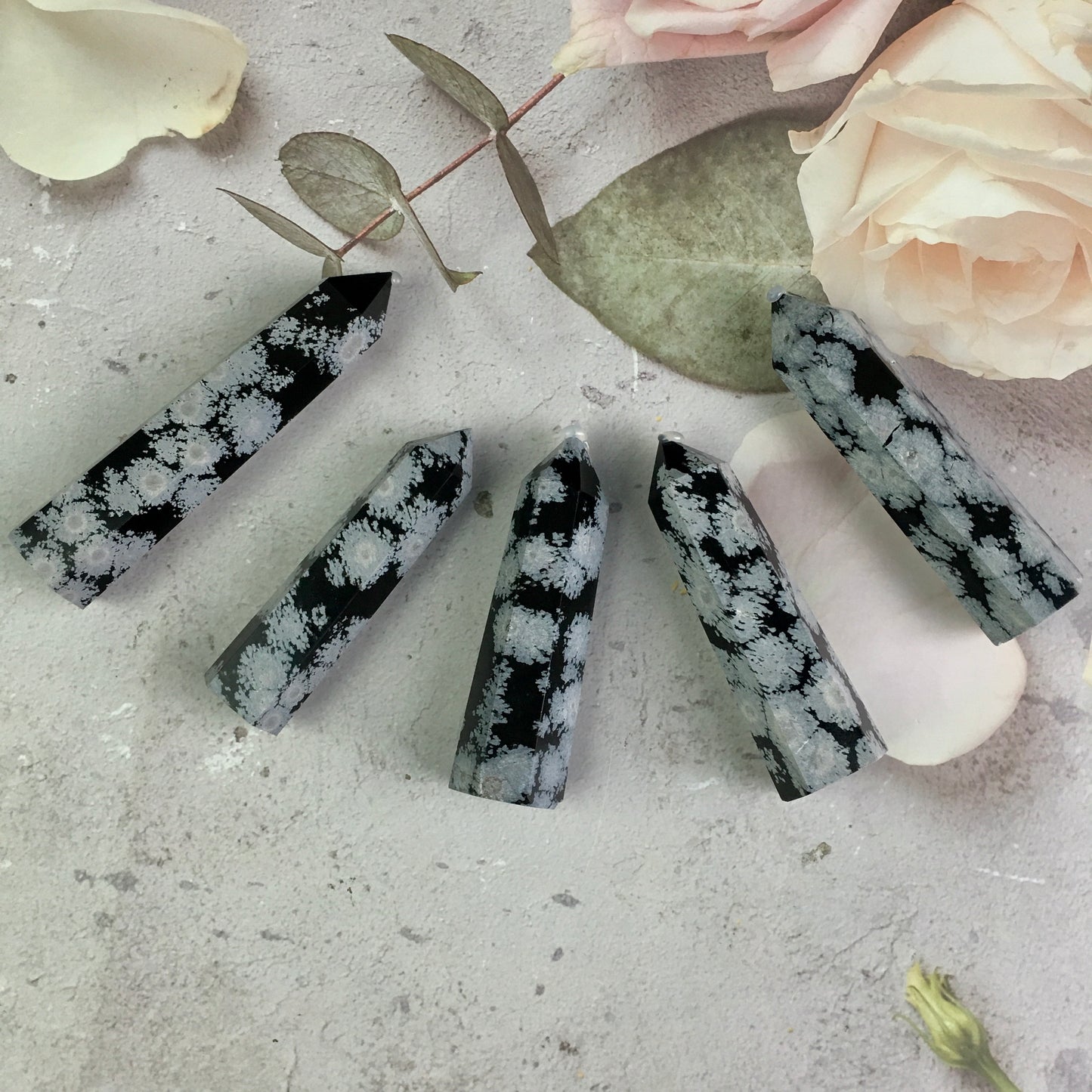 Wholesale natural crystal healing snowflake obsidian tower for decoraiotion 1kg