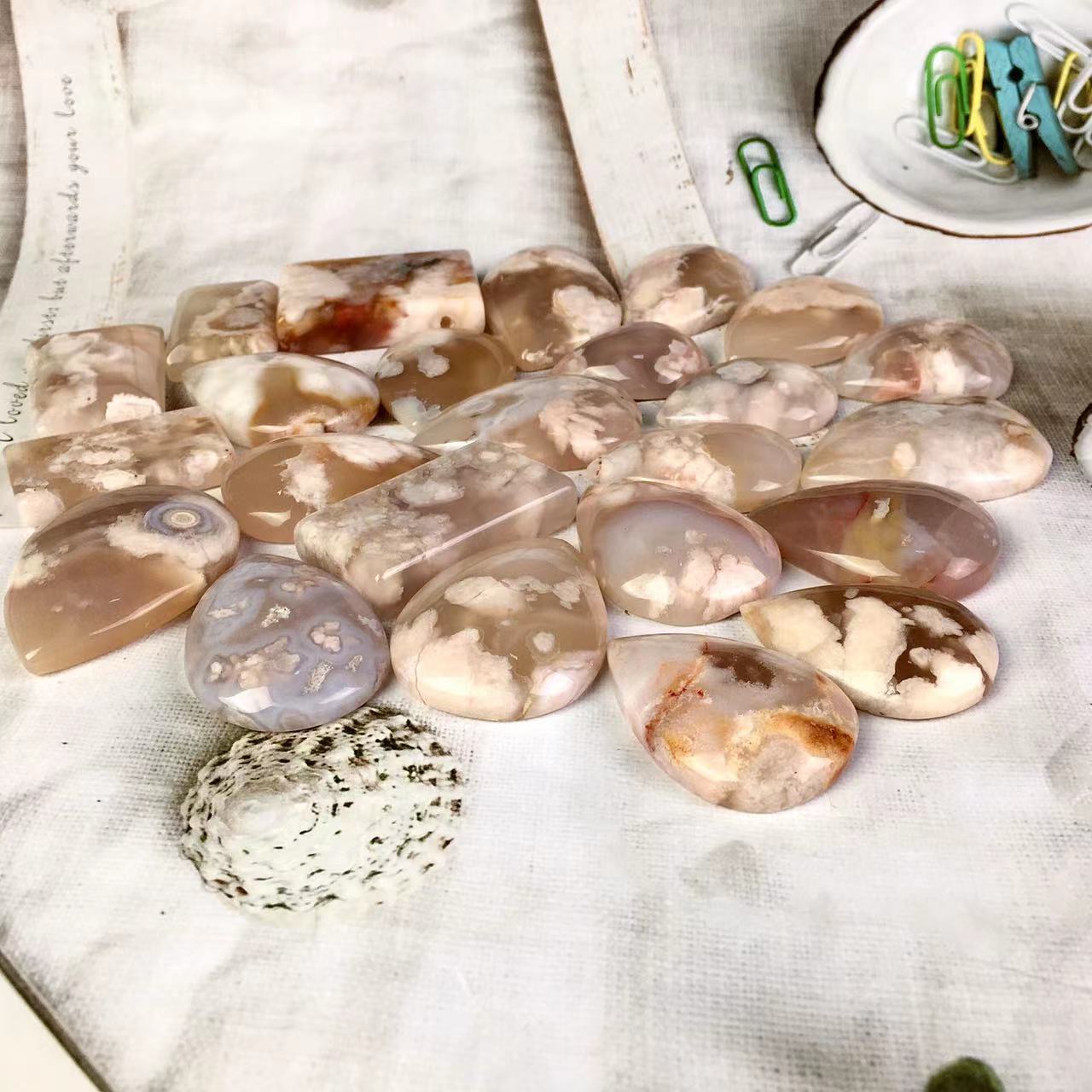 High quality wholesale Natural Crystal Sakura agate Water drop pendant For Decoration
