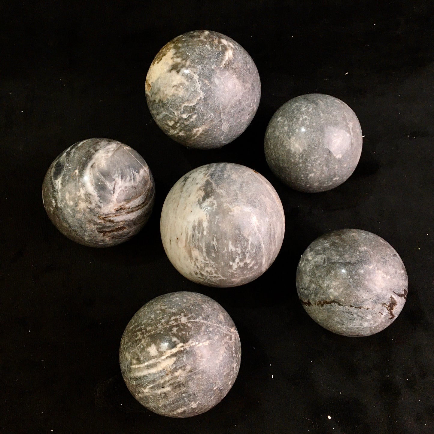 Wholesale high quality reiki natural soot stone sphere for decoration 1kg