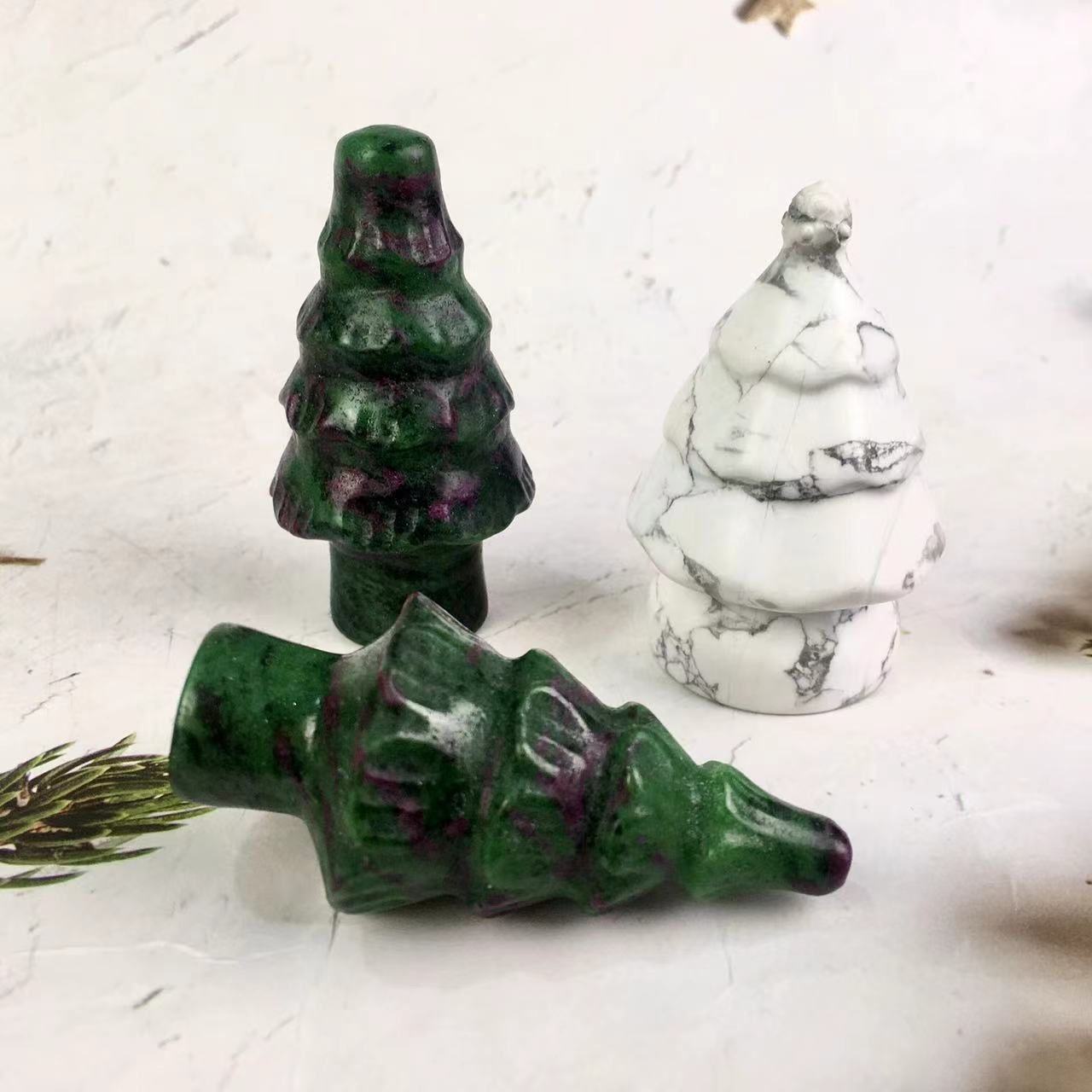 Natural crystal Christmas Tree Hand-carved ruby zostite and howlite Crystal Pine Christmas Tree For Christmas Decor