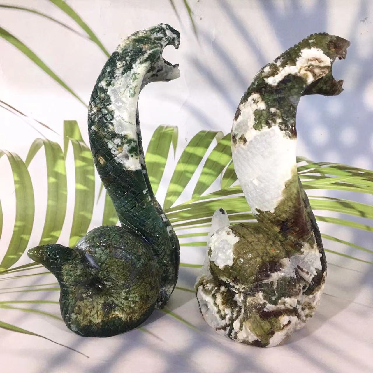 High quality wholesale Hand carved Natural Crystal moss agate snake For Decoration