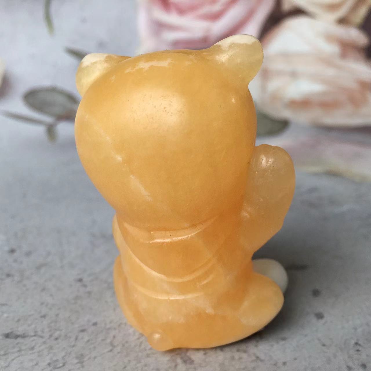 Wholesale Natural Crystal Orange Calcite Pooh Bear Healing Stones small Pooh Bear Carving