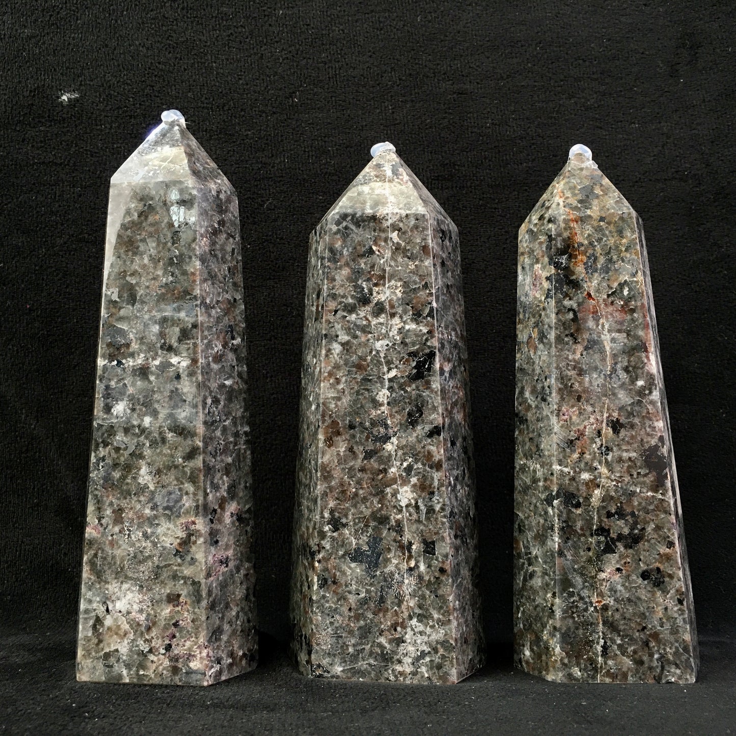 Wholesale natural crystal yooperlite tower for decoration 1kg