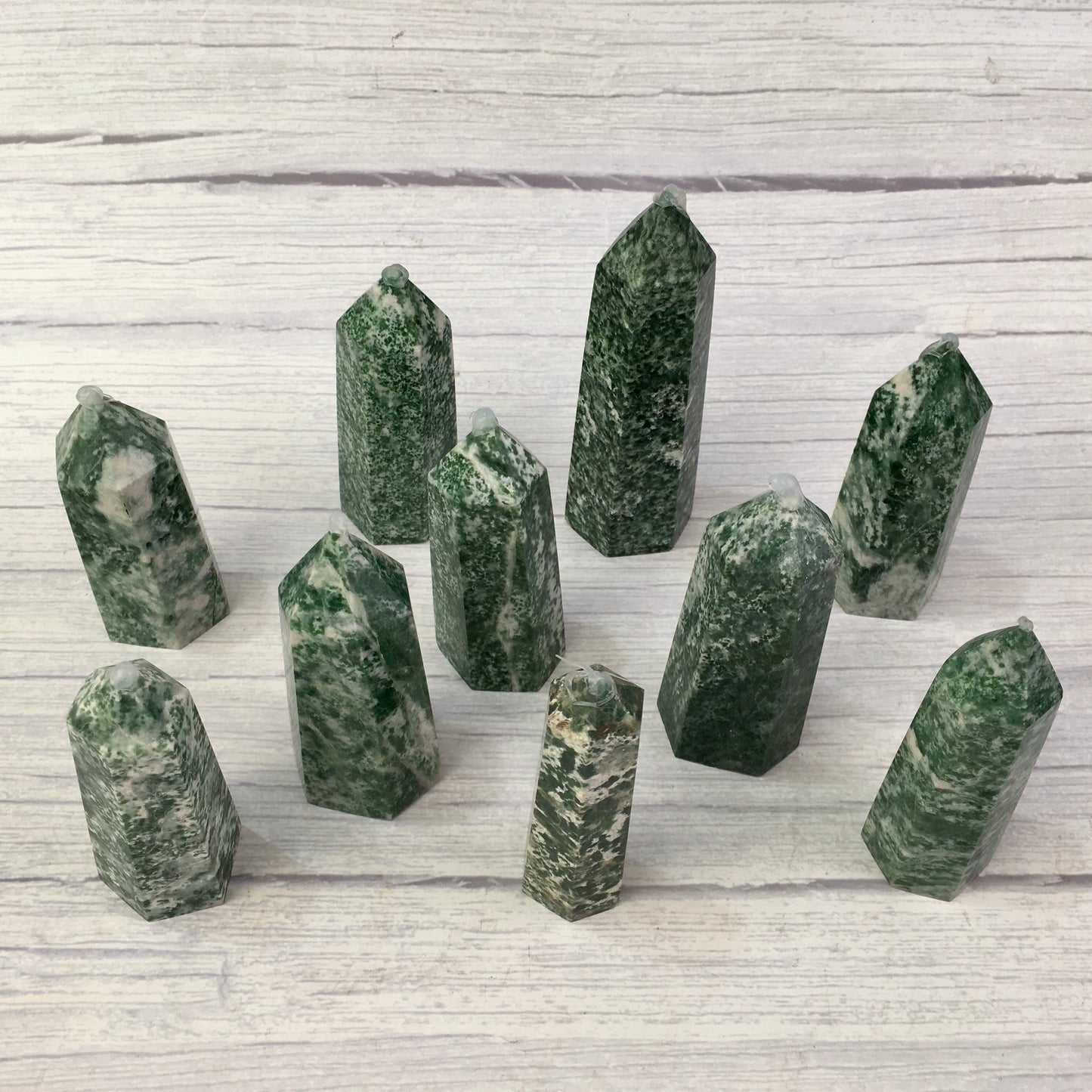 Wholesale natural crystal Qinghai jade tower for decoraiotion 1kg