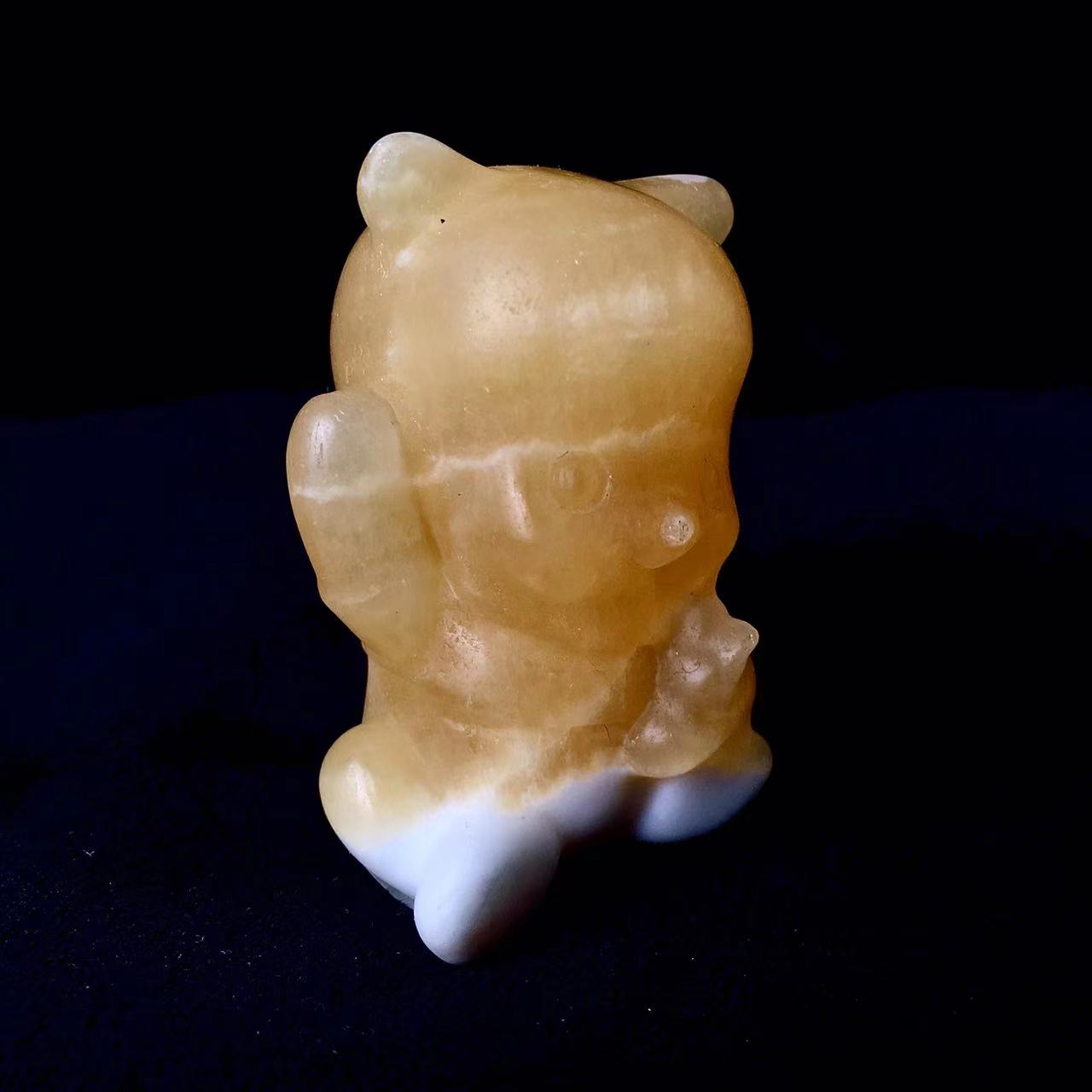 Wholesale Natural Crystal Orange Calcite Pooh Bear Healing Stones small Pooh Bear Carving