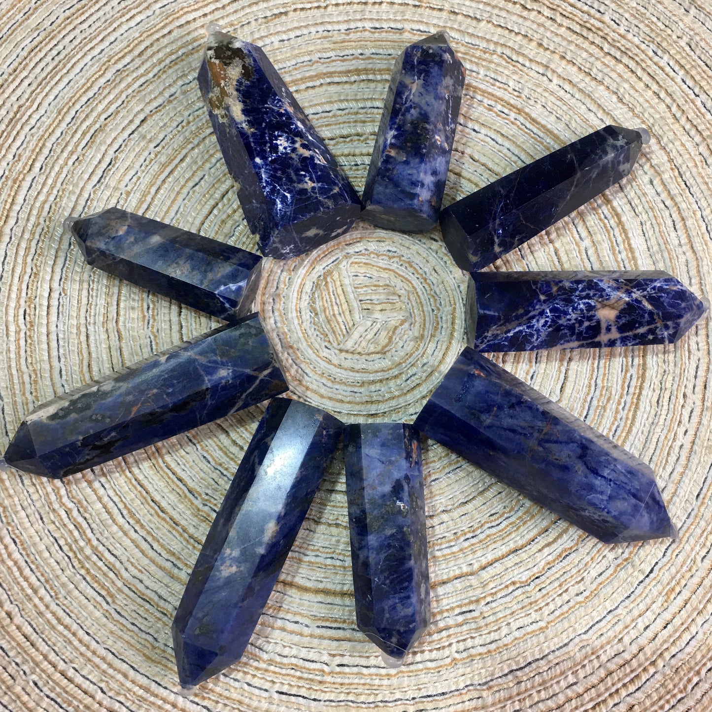 Wholesale Natural Healing Quartz Crystal Sodalite Tower for decoraiotion 1kg