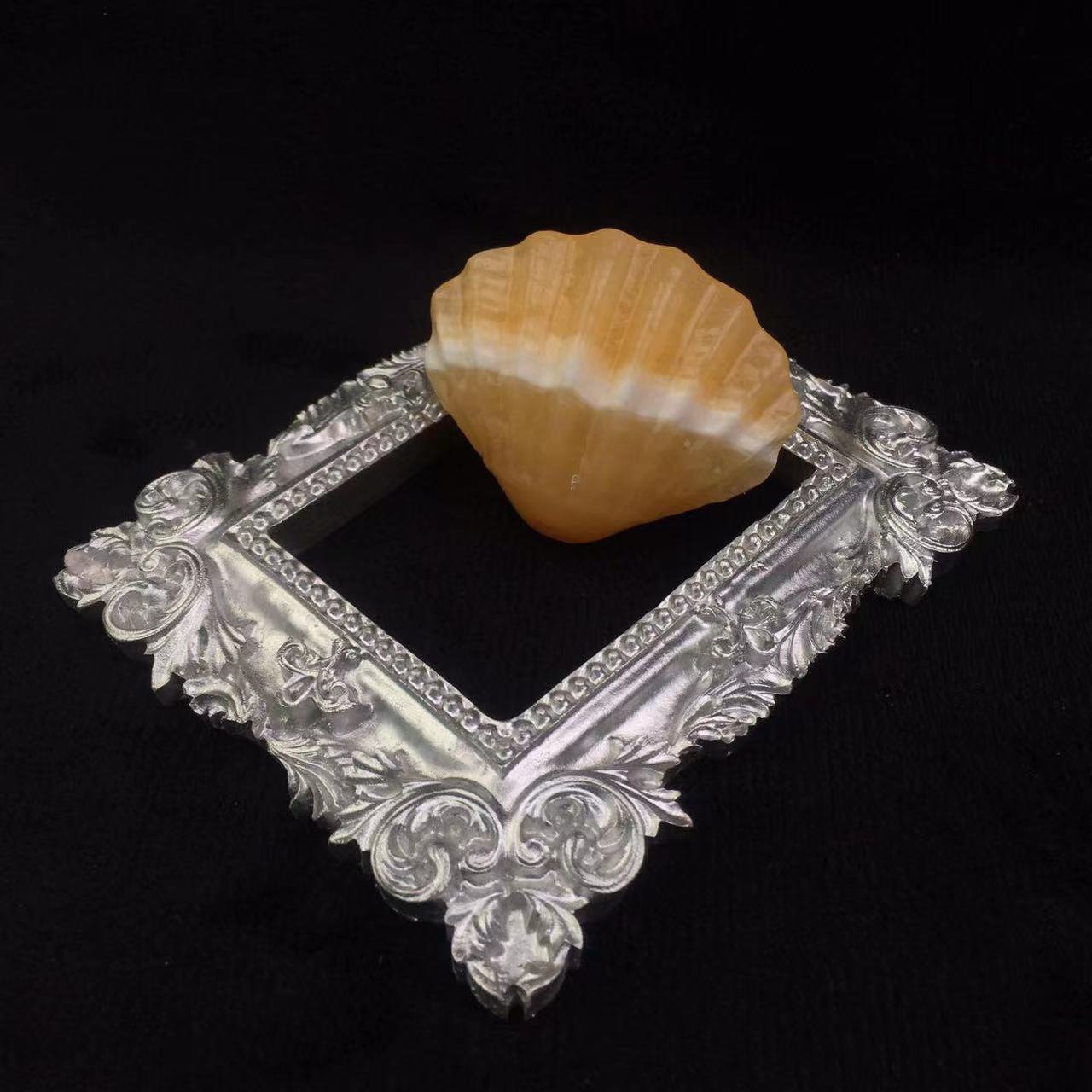 Wholesale Hand Carved Natural Crystal Mixed Small Gemstone Shell For Decor