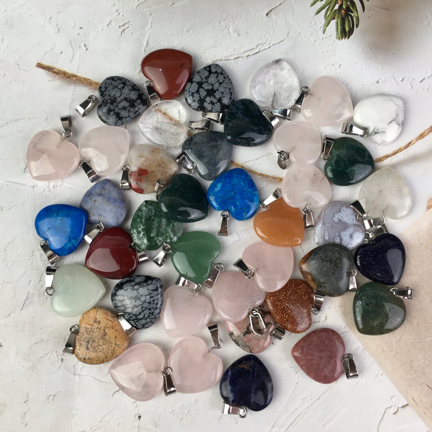 Wholesale mix Irregular stone pendants beads Natural Crystal quartz red agate green aventurine rose quartz kiwi blue spot red jasper black obsidian ocean jasper stone charms Healing Crystal gemstone charms for decoraiotion