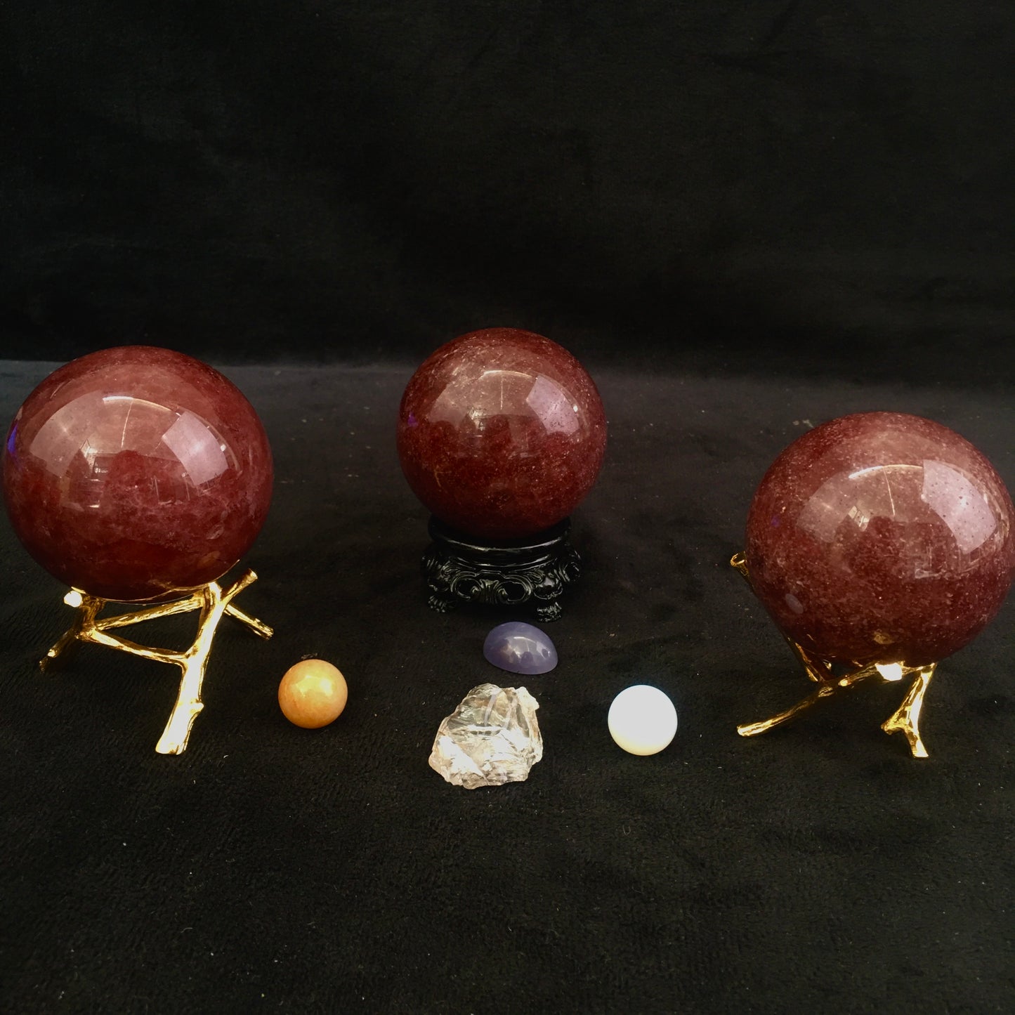 Wholesale Natural Strawberry Quartz Crystal Spheres for decoration 1kg