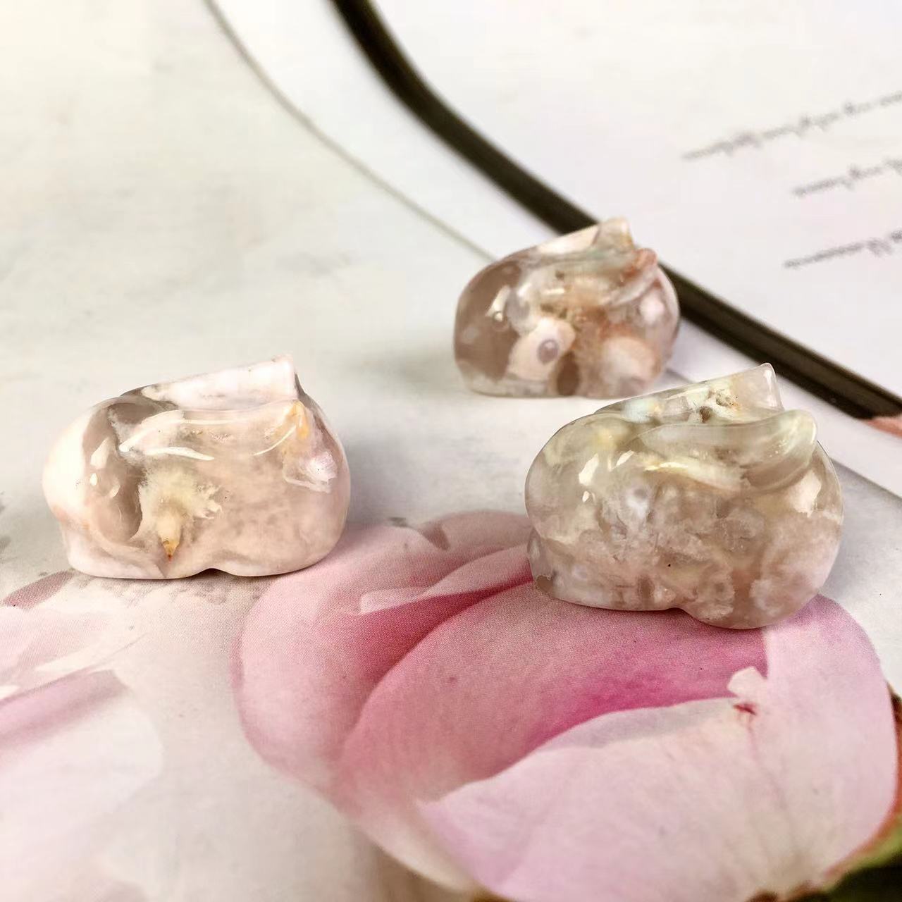 High quality wholesale Natural Crystal Sakura agate rabbit For Decoration
