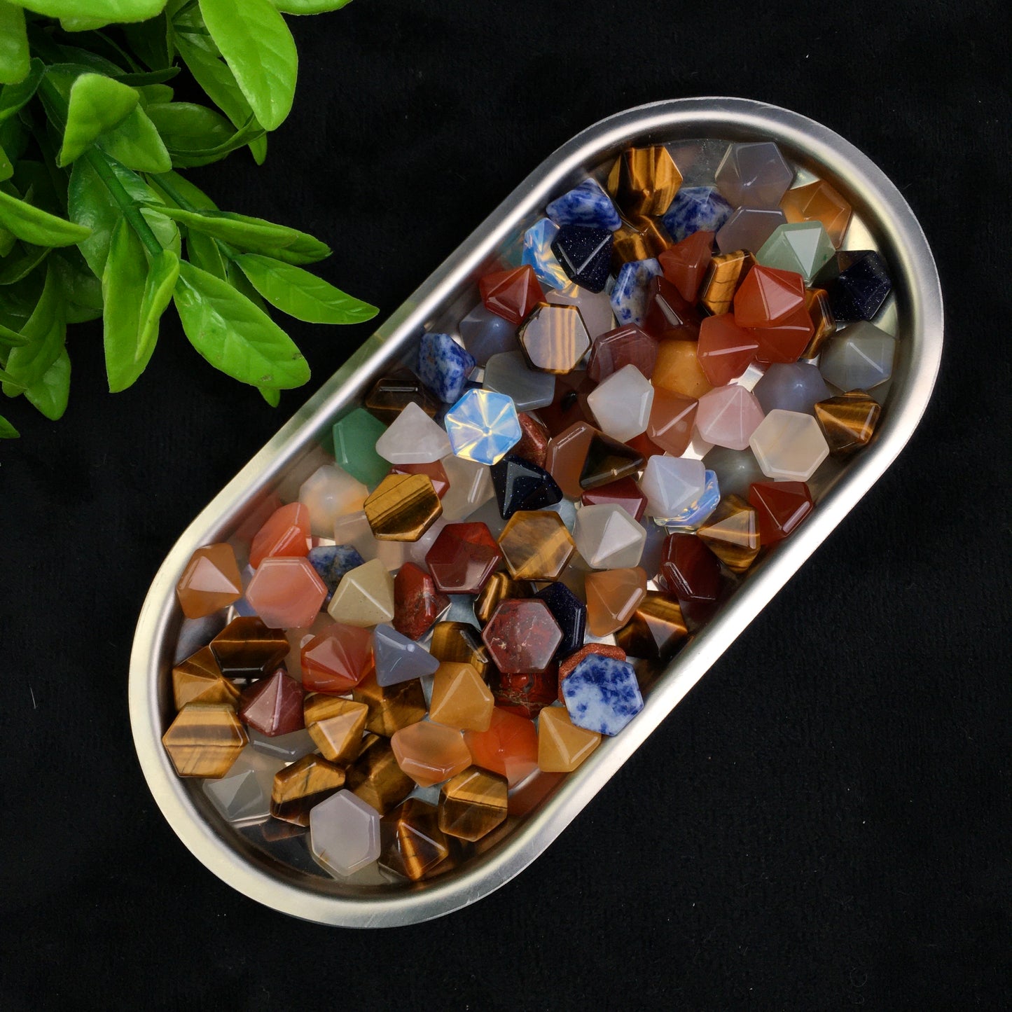 Wholesale mix Irregular stone pendants beads Natural Crystal quartz red agate green aventurine rose quartz kiwi blue spot red jasper black obsidian ocean jasper stone charms Healing Crystal gemstone charms for decoraiotion
