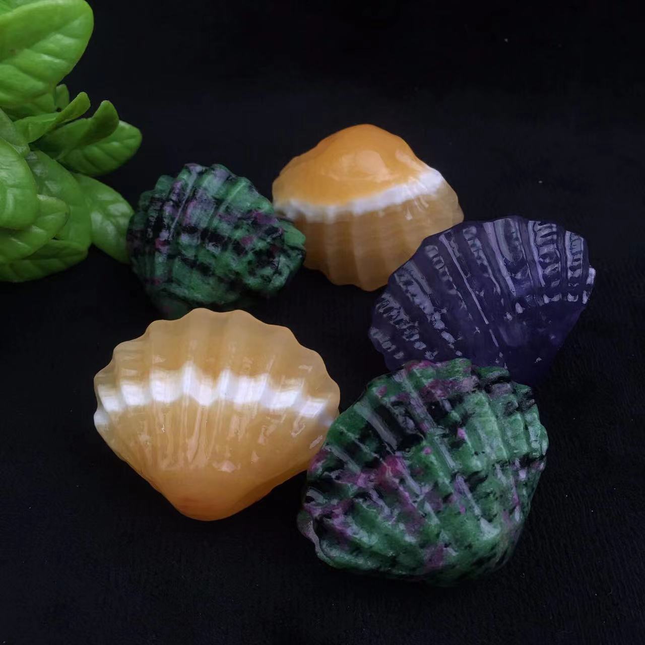 Wholesale Hand Carved Natural Crystal Mixed Small Gemstone Shell For Decor