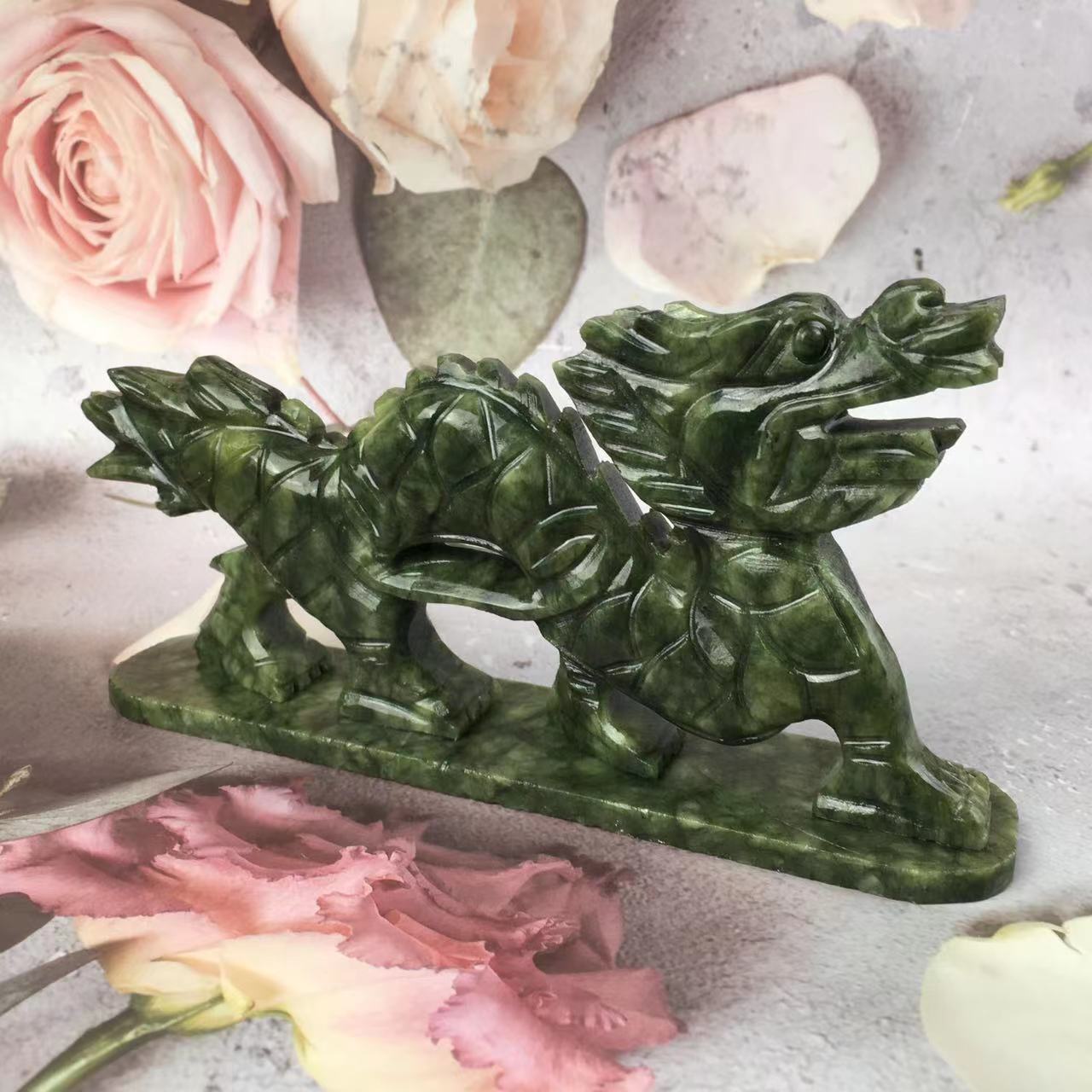Wholesale Natural Xiuyu carving Hand Carved Serpentine Jade Gemstone Crystals Carved Green Jade elephant/ dragon/gold toad For Gift
