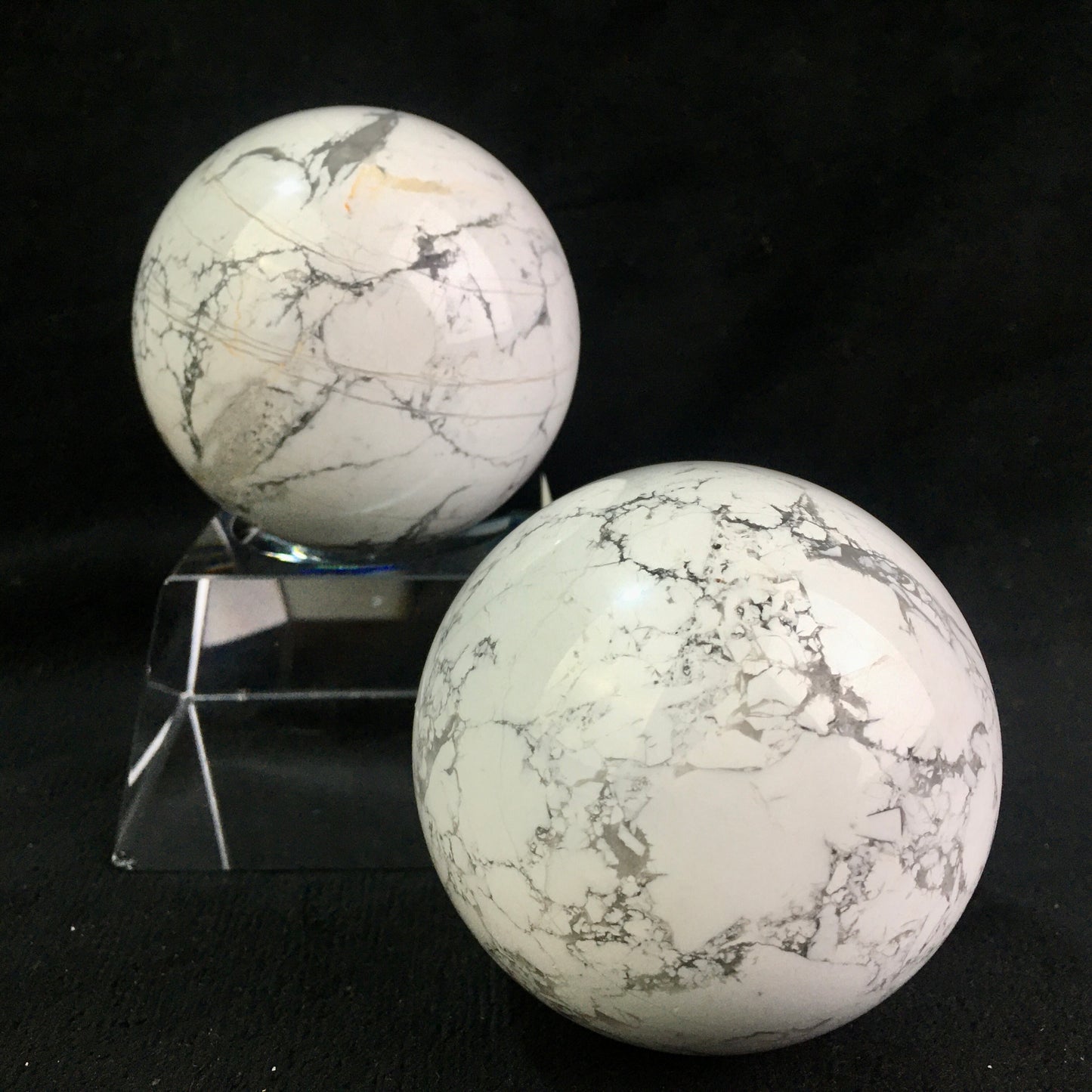 Wholesale Natural White Sphere Howlite Crystal Ball/Sphere for decoraiotion 1kg