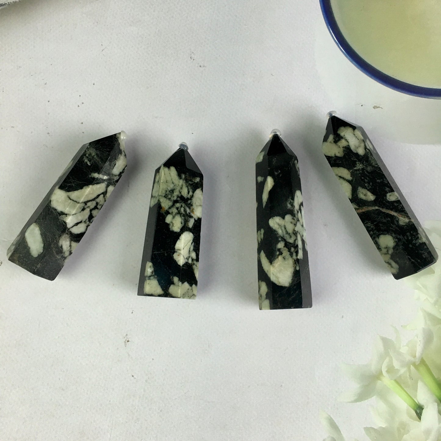 Wholesale natural healing Chrysanthemum stone tower for decoration