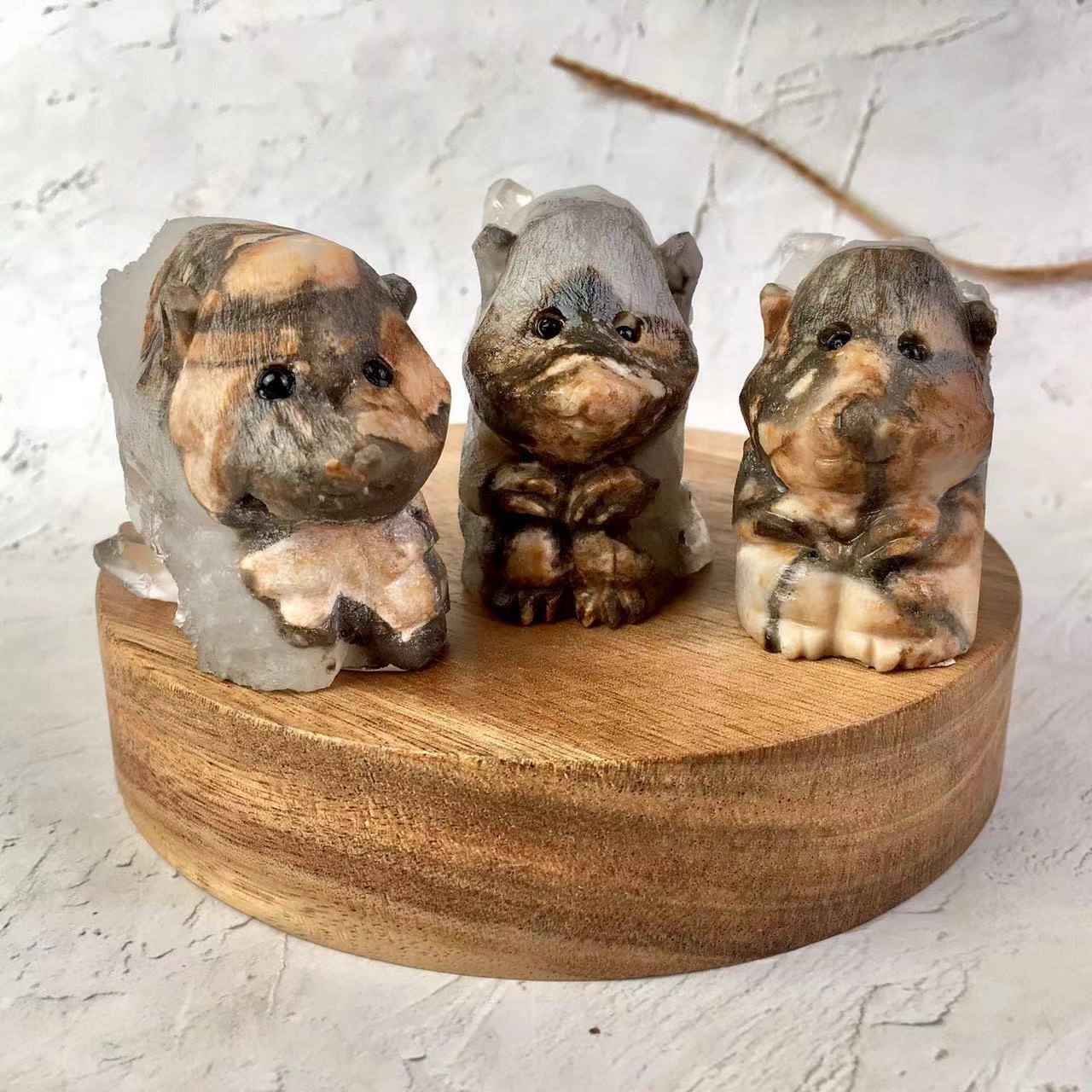 Wholesale Natural Hand Carved Hedgehog Shaped White Crystal Cluster Crafts