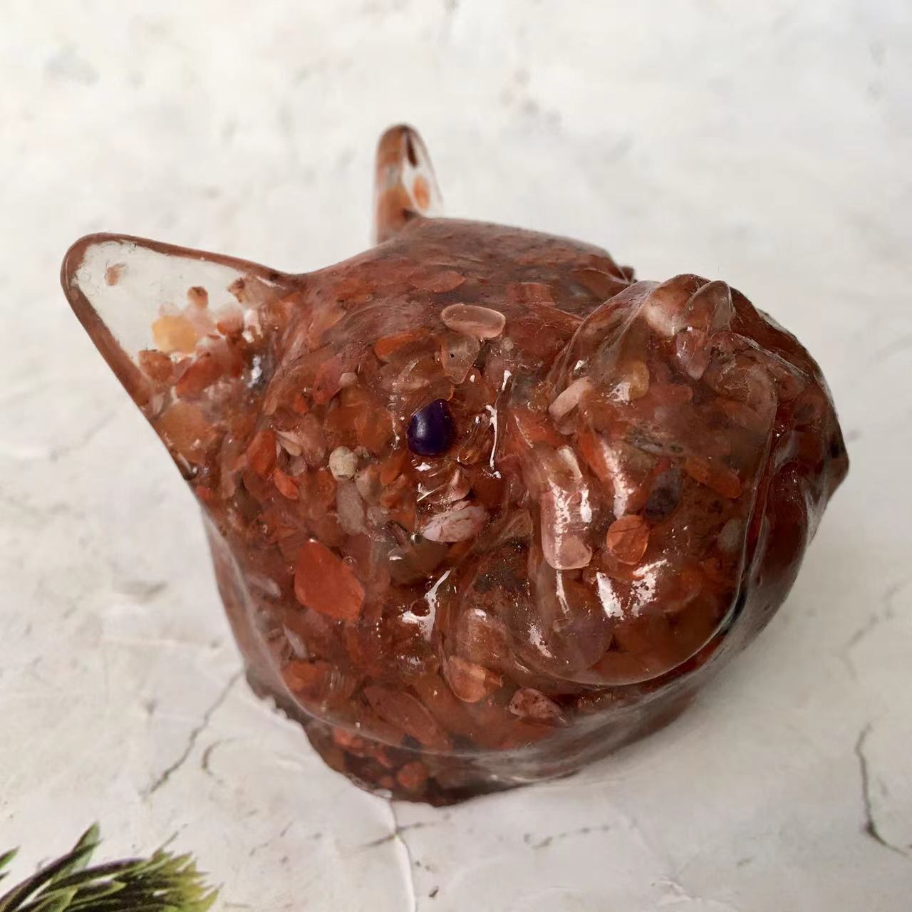 Natural crystal chip resin carved dog head red agate carved animal crystal craft ornaments