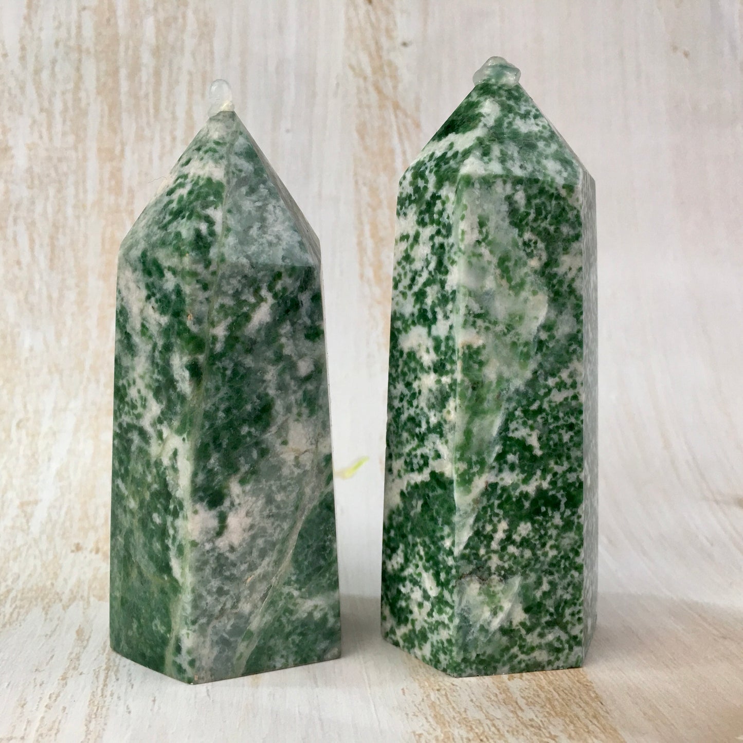 Wholesale natural crystal Qinghai jade tower for decoraiotion 1kg