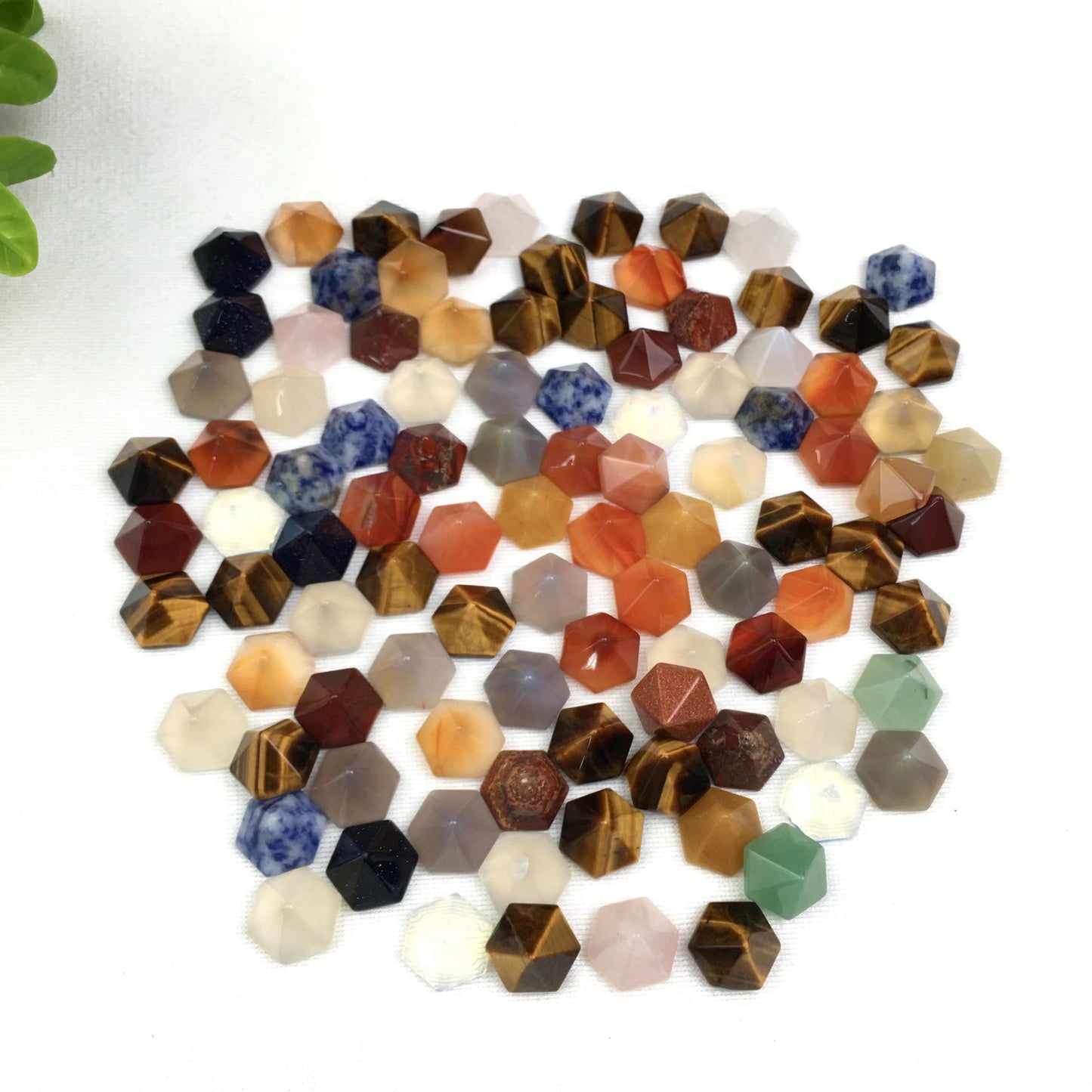 Wholesale mix Irregular stone pendants beads Natural Crystal quartz red agate green aventurine rose quartz kiwi blue spot red jasper black obsidian ocean jasper stone charms Healing Crystal gemstone charms for decoraiotion