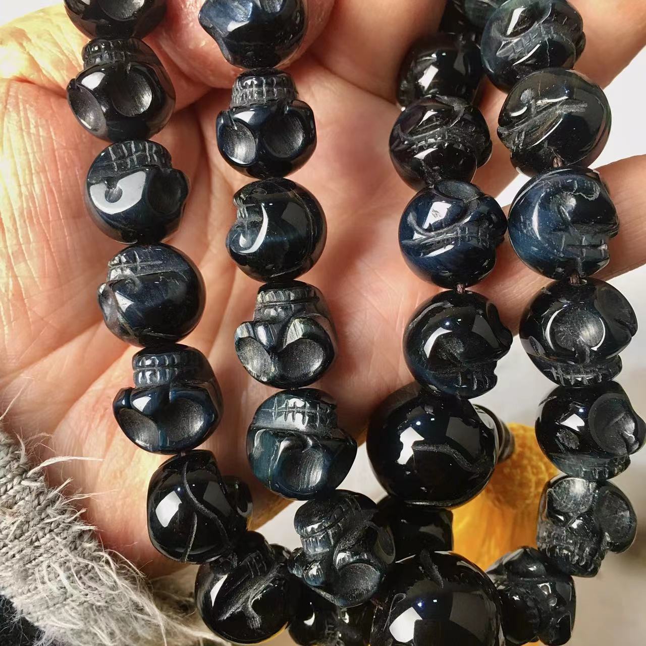 Black obsidian skulls keychain bracelets wholesale gemstone carving Crystal 13MM