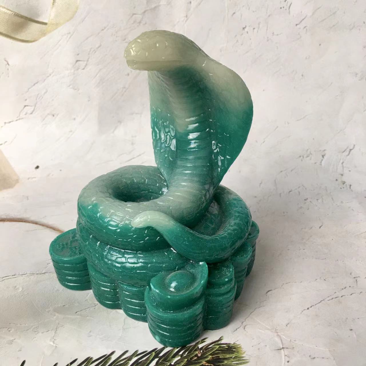 Multi color Snake Polished Carving Luminous Crystal Carved Snake
