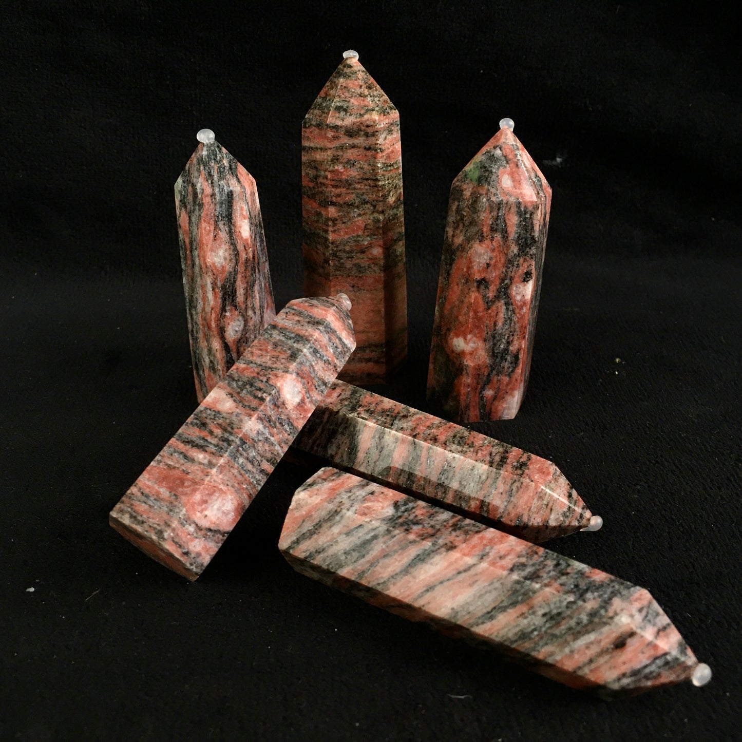 Wholesale high quality reiki natural crystal Red seasame tower for decoraiotion 1kg