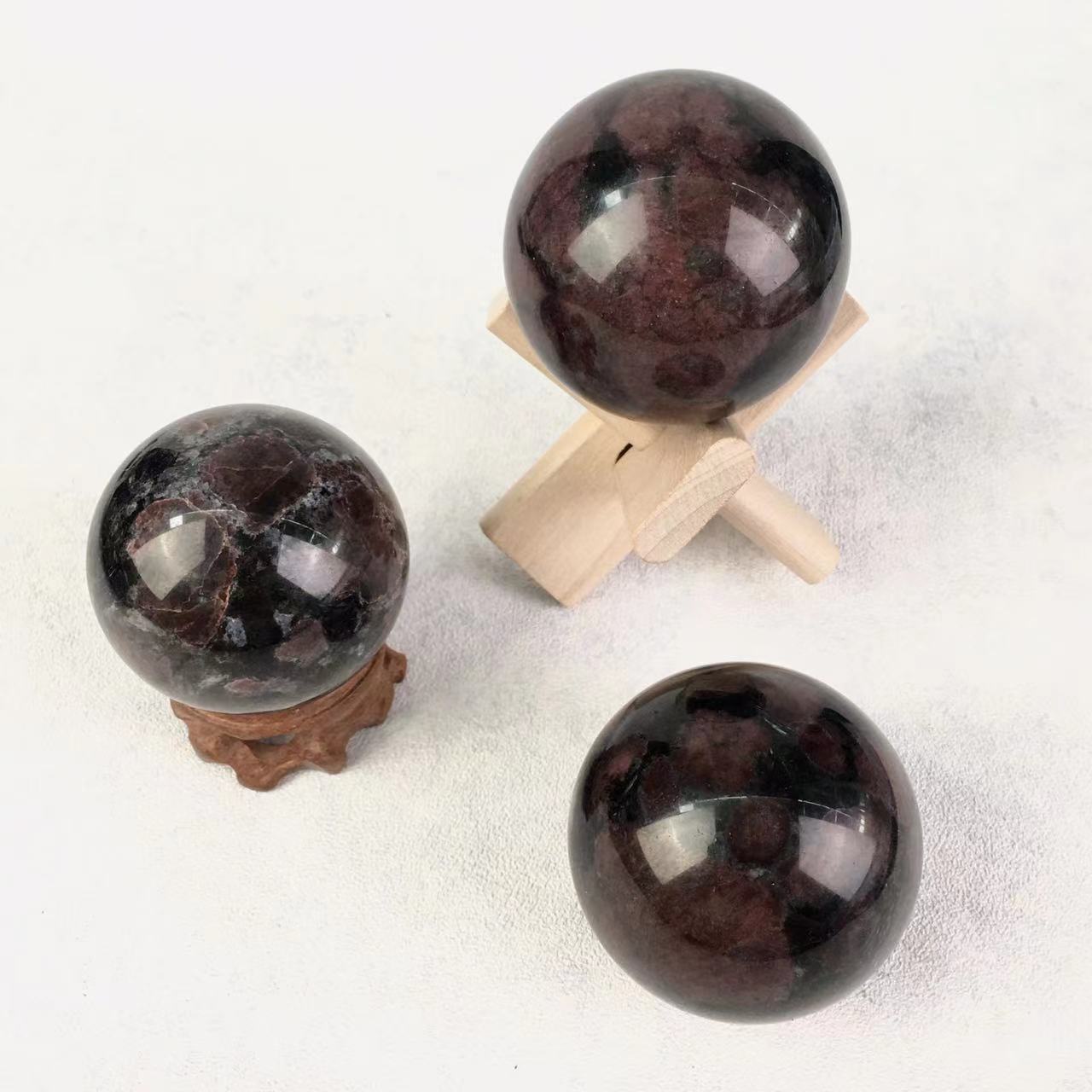 Wholesale high quality reiki natural fireworks garnet sphere for decoration 1kg