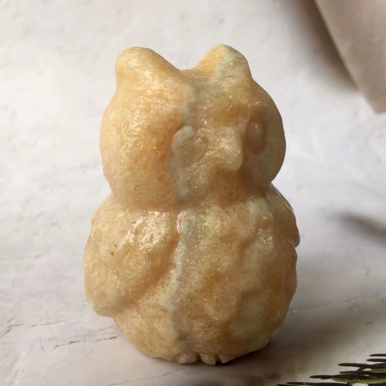 Natural Gemstone Carved High Quality Animal Statue Crystal Mookaite /Orange Calcite/ Blue Ruby ZOstite/Garnet and Fireworks Owl