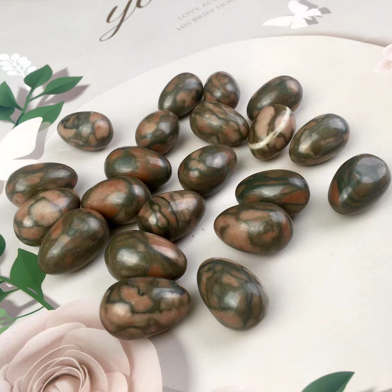 High quality wholesale Natural Crystal mini red zebra eggs For Decoration 1 pc