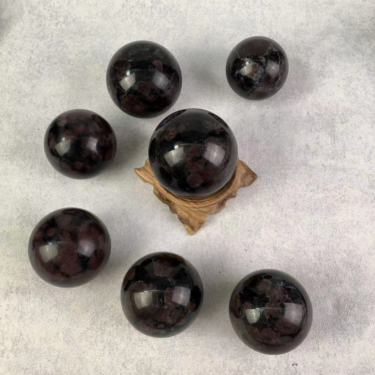 Wholesale high quality reiki natural fireworks garnet sphere for decoration 1kg