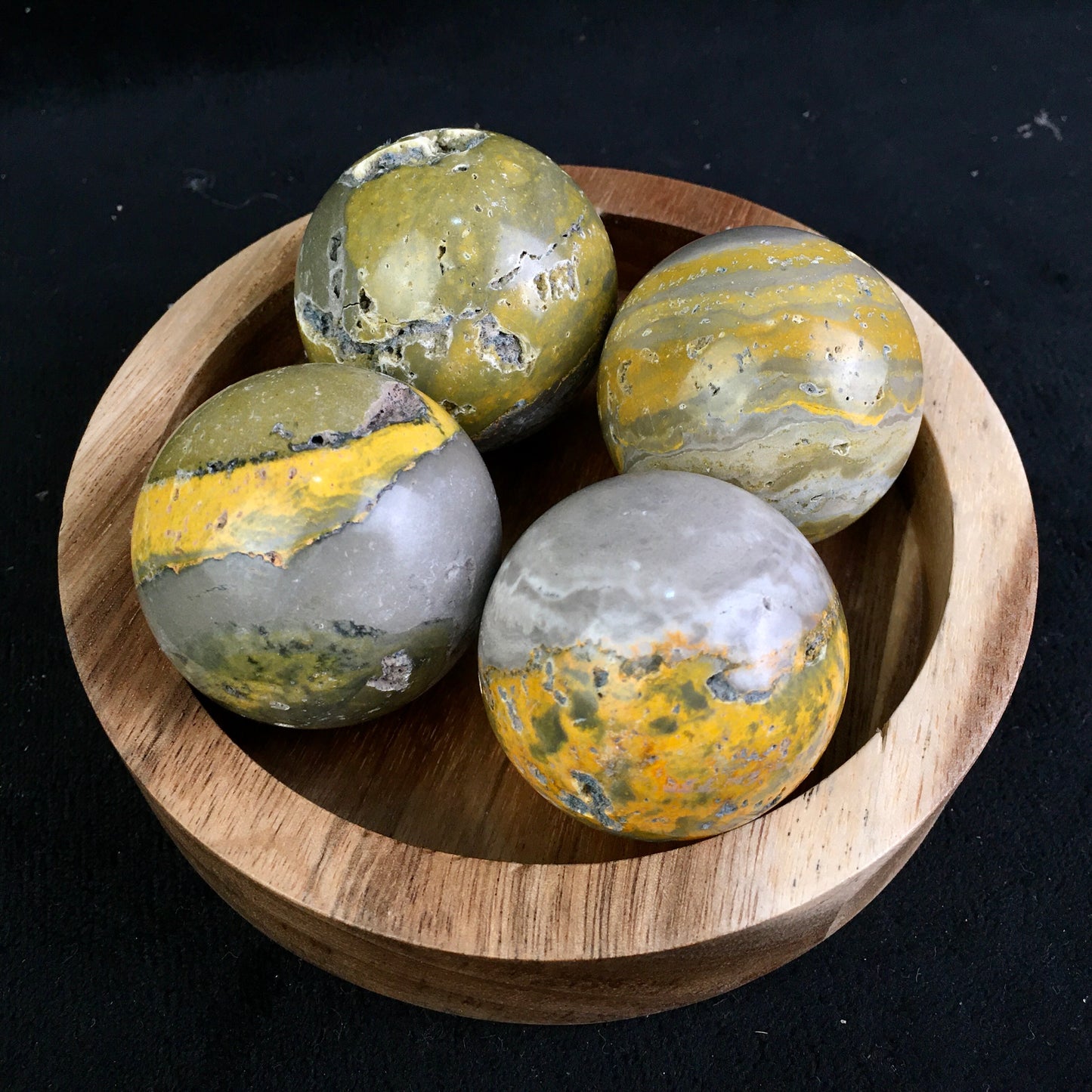 Wholesale natural quartz yellow Bumblebees sphere for decoration 1kg