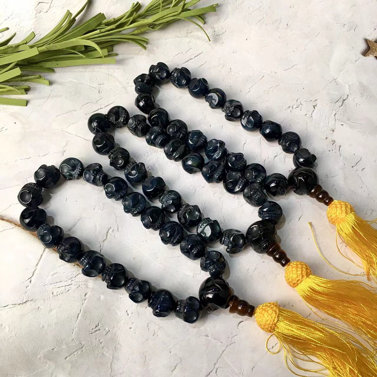 Black obsidian skulls keychain bracelets wholesale gemstone carving Crystal 13MM