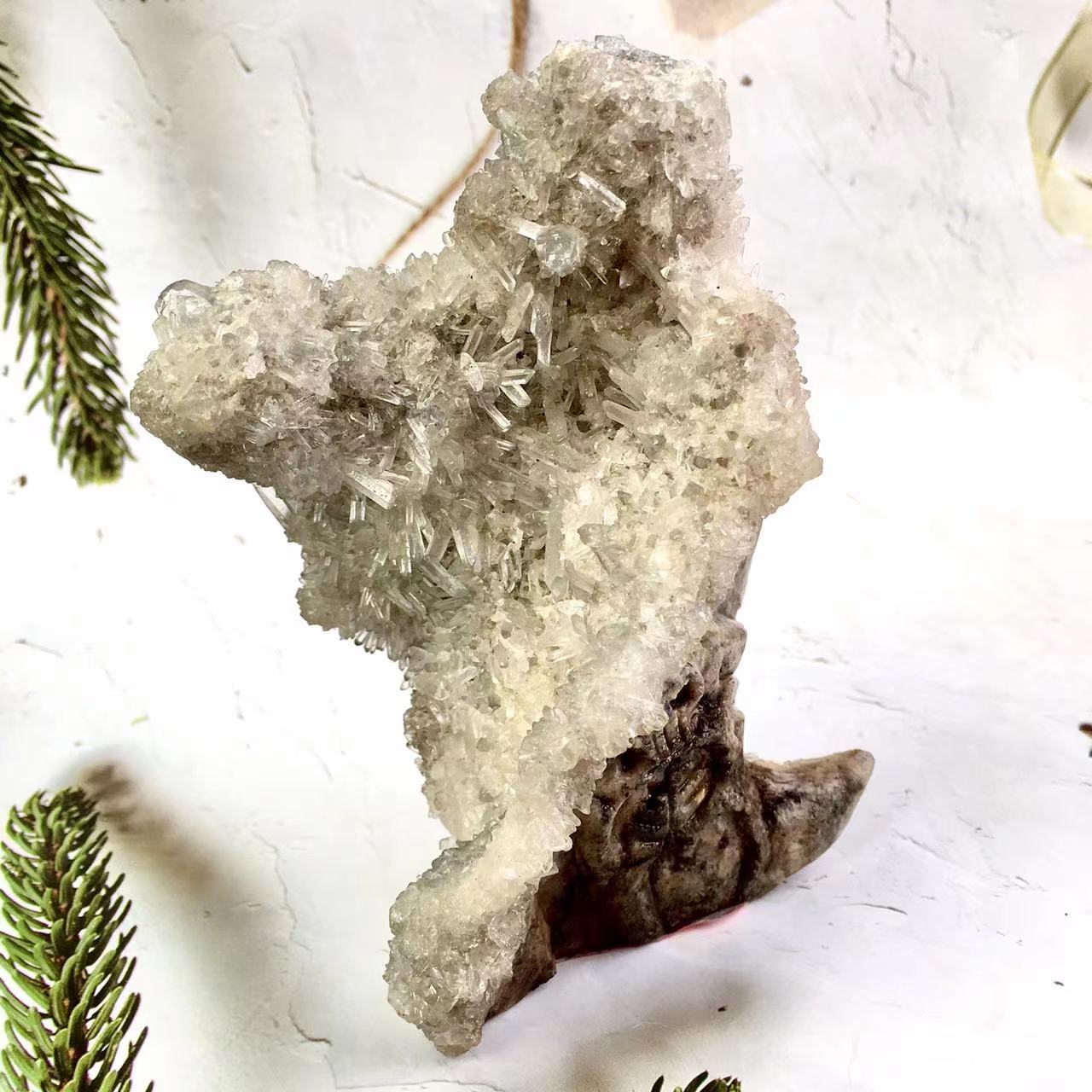 Wholesale 100% Natural Crystal Cluster Moon face with skull Crystal For Home Decoration