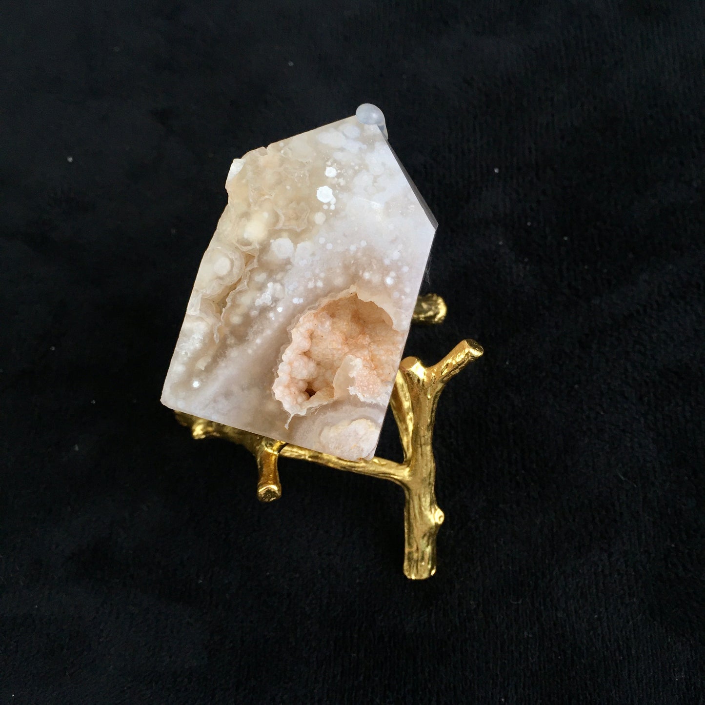 Wholesale Natural Quartz Crystal Sakura Agate  Tower for decoraiotion 1kg