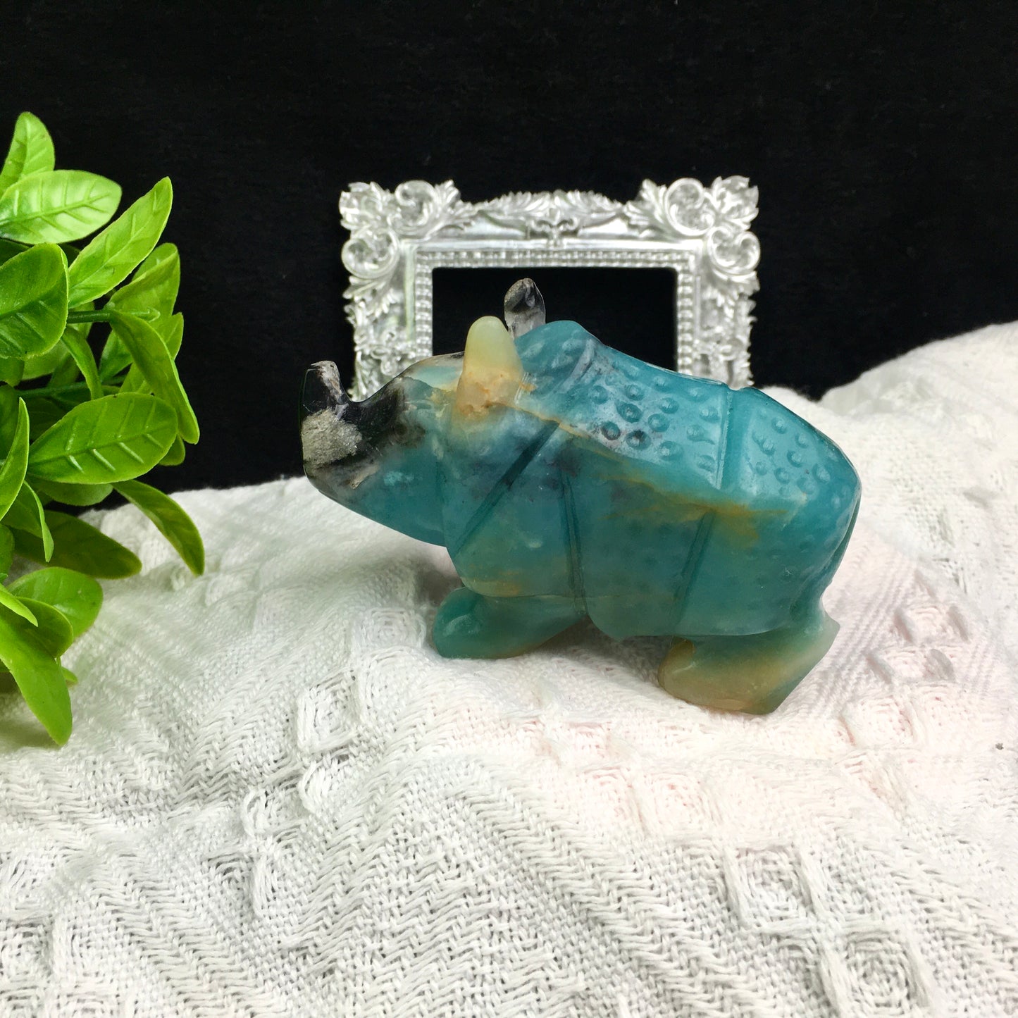 Wholesale Natural Crystal Carved Sculpture Caribbean calcite /fluorite  Rhinoceros and Caribbean calcite penguin