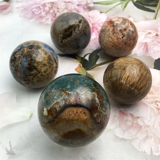 Wholesale High Quality Natural Large Crystal Ball Rutilated Agate Sphere For Decoration 1kg