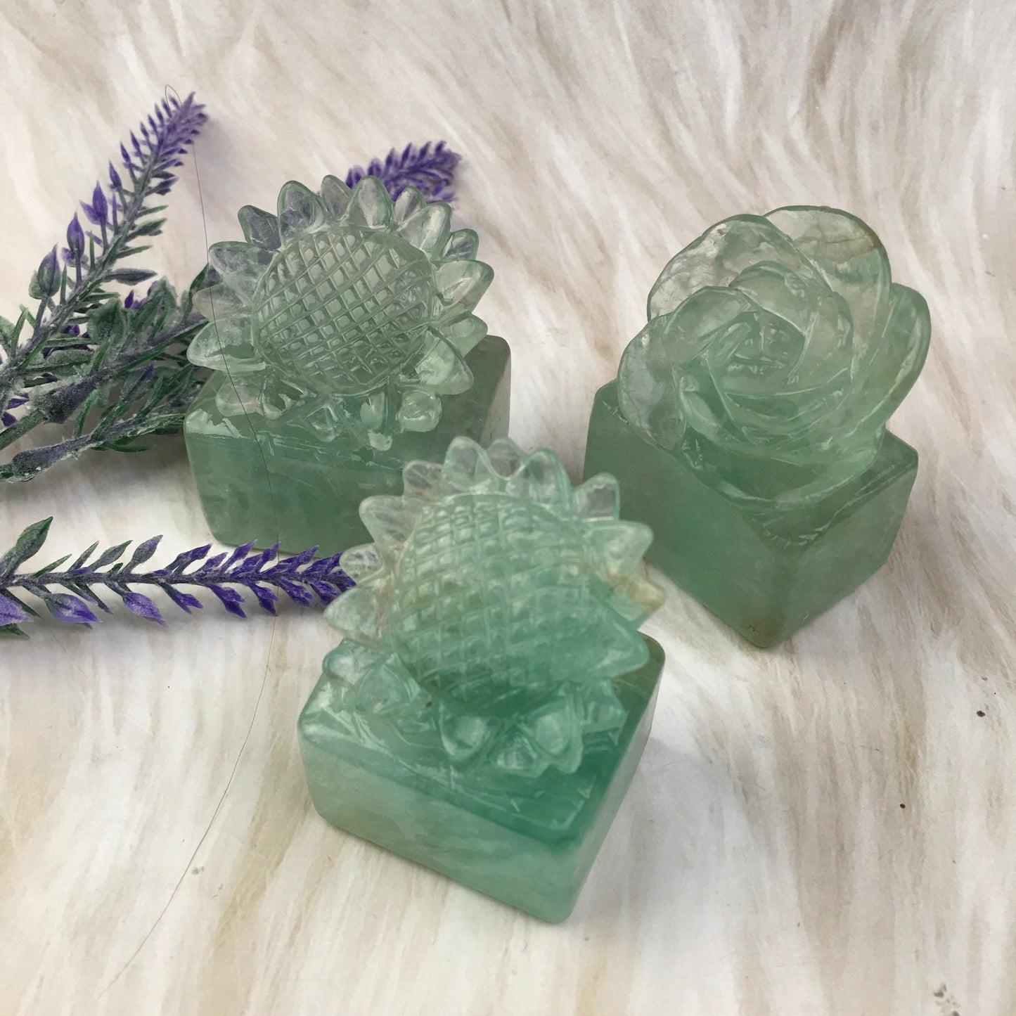 Wholesale High Quality Hand Carved  Fluorite/Purple mica  Rose Flower /Sunflower Gemstone Folk Craft Healing Natural Crystal