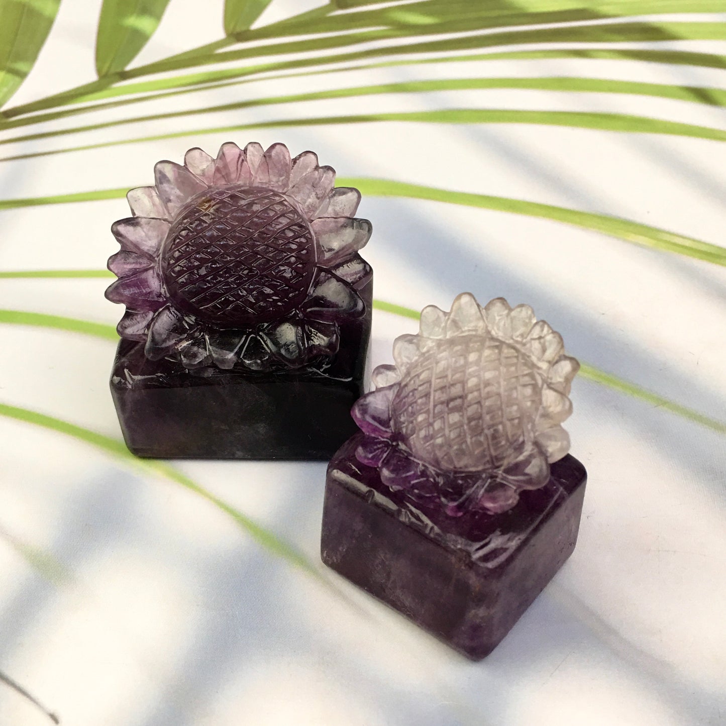 Wholesale High Quality Hand Carved  Fluorite/Purple mica  Rose Flower /Sunflower Gemstone Folk Craft Healing Natural Crystal