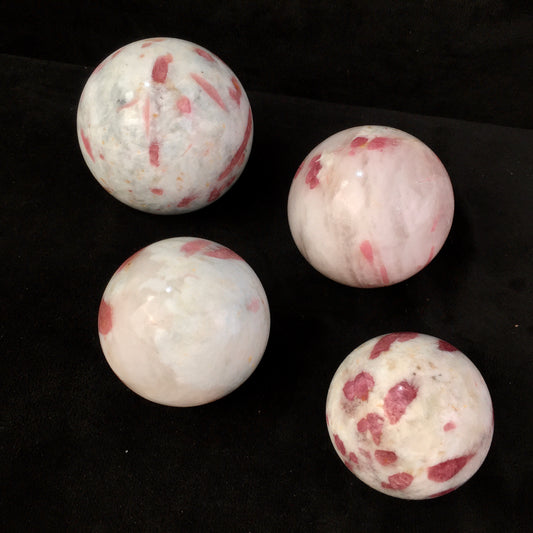 Wholesale natural rock quartz plum blossom tourmaline crystal healing ball beautiful pink tourmaline decorative crystal sphere 1kg