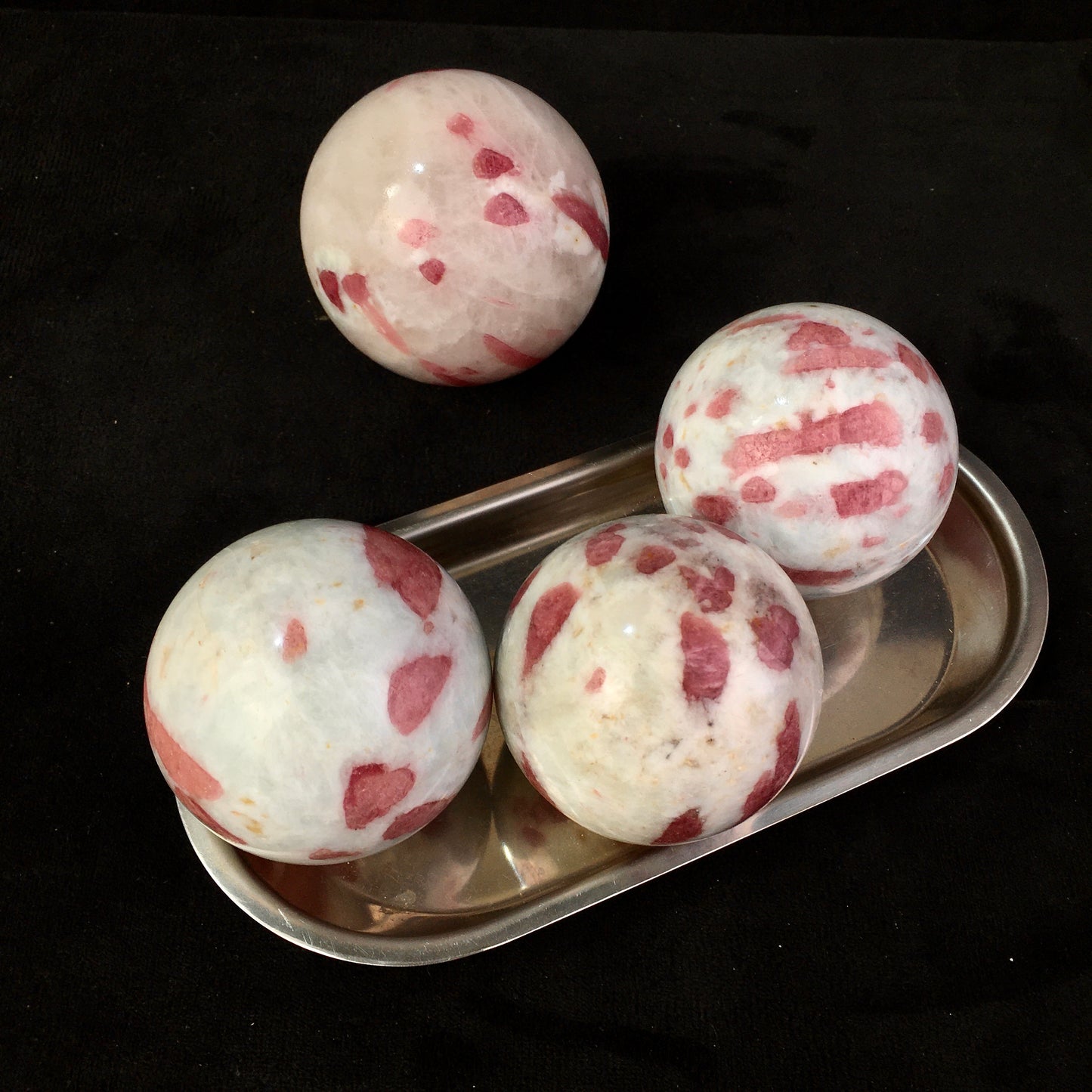 Wholesale natural rock quartz plum blossom tourmaline crystal healing ball beautiful pink tourmaline decorative crystal sphere 1kg