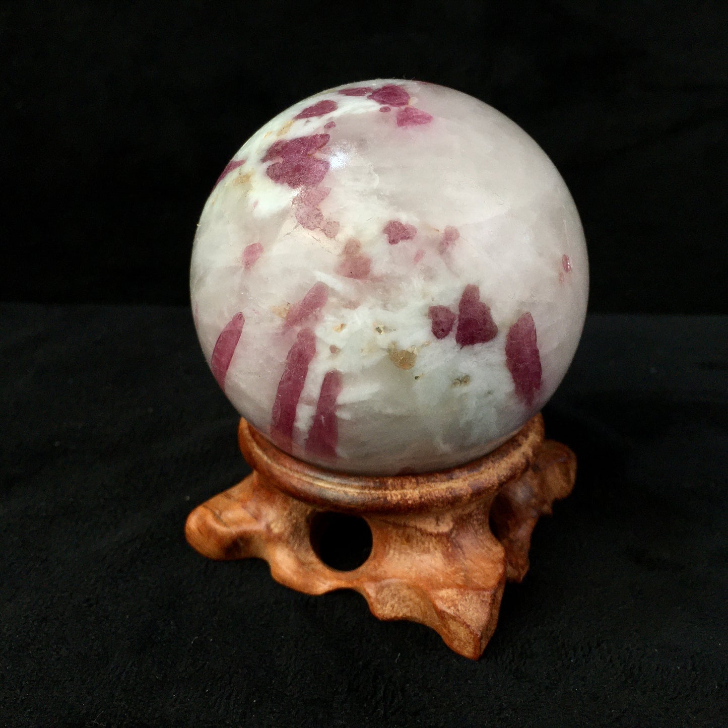Wholesale natural rock quartz plum blossom tourmaline crystal healing ball beautiful pink tourmaline decorative crystal sphere 1kg