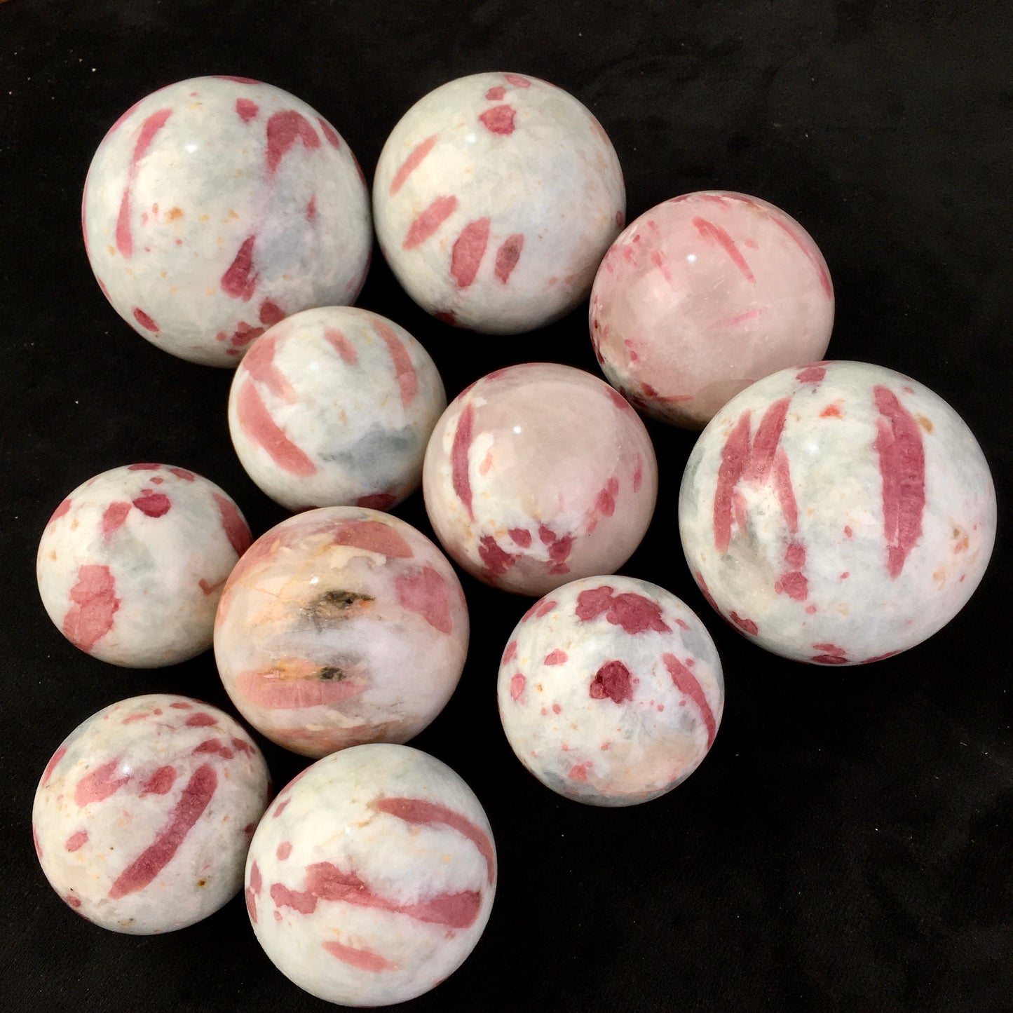 Wholesale natural rock quartz plum blossom tourmaline crystal healing ball beautiful pink tourmaline decorative crystal sphere 1kg