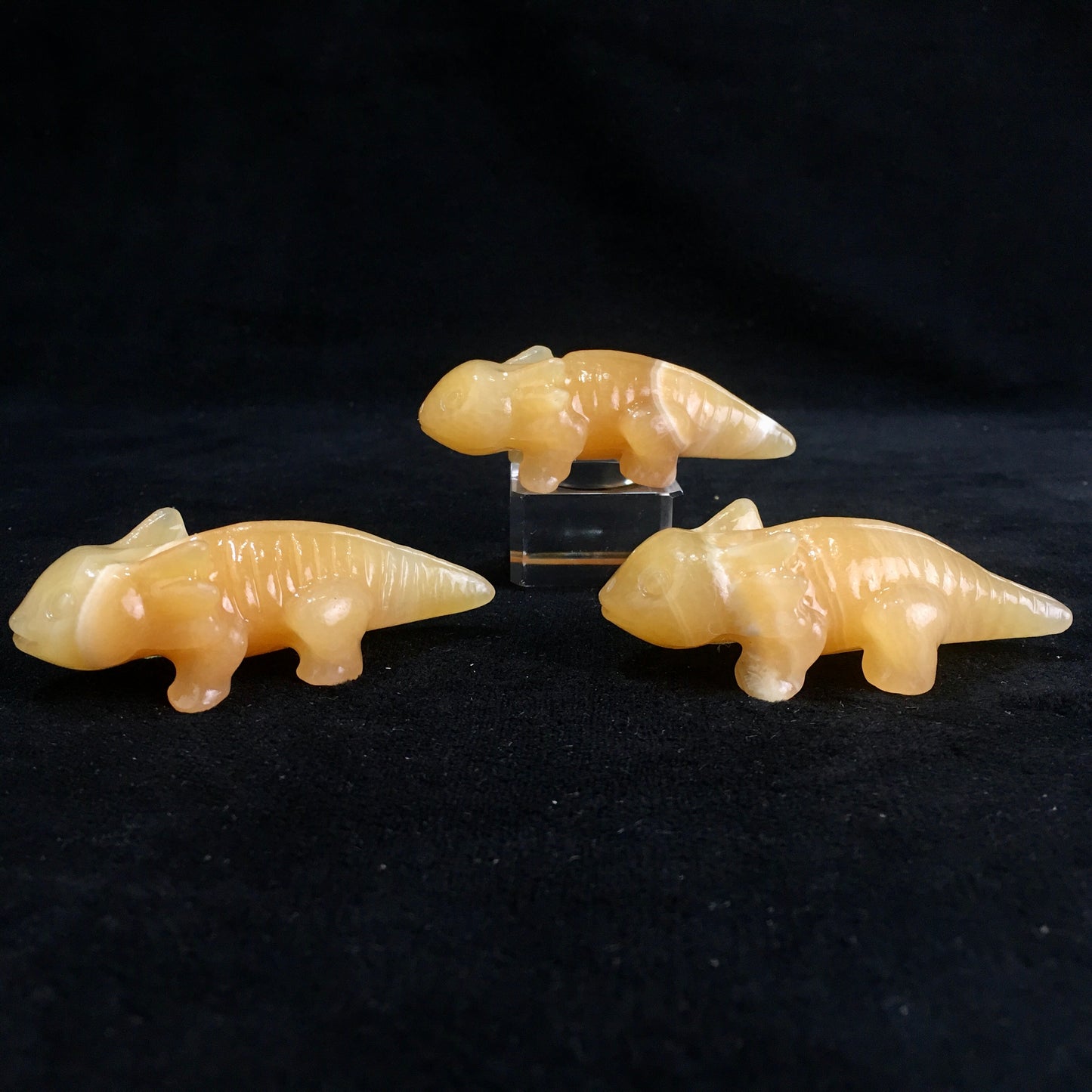 Wholesale high quality Orange calcite Giant salamander carving a for decoraiotion