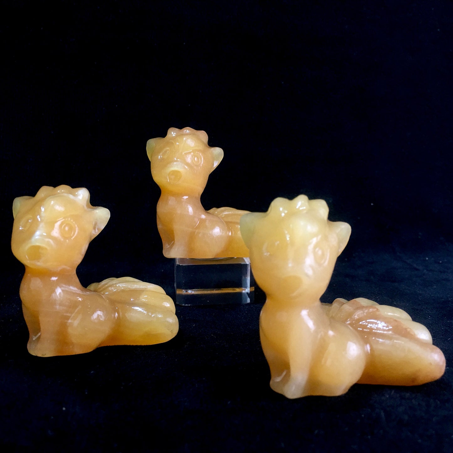 Wholesale Natural yellow jade Quartz Crystal Carved Crystal pokemon carvings Six Tailed Fox for Decoration