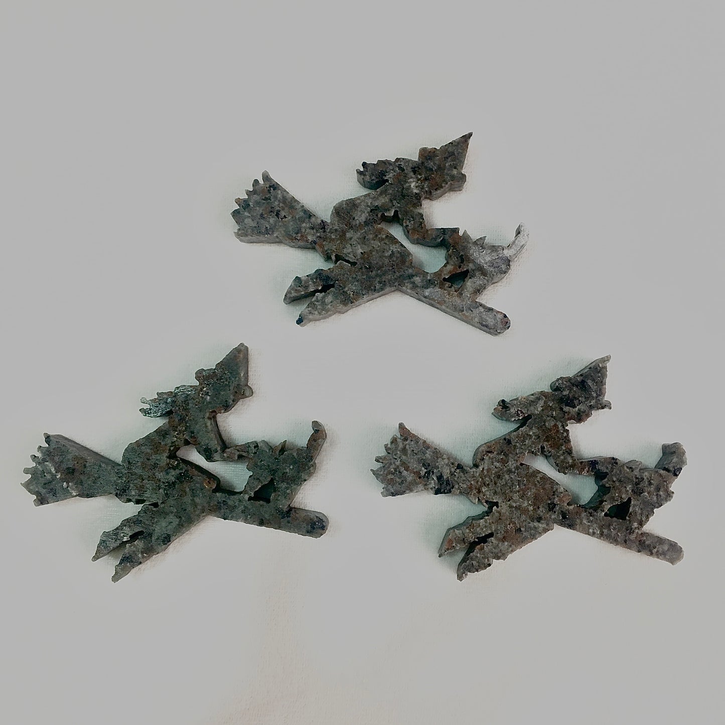 Wholesale Hand Carved Crystal Black Obsidian and yooperlite Wizard and  witch With Broom Crystal Crafts For Halloween Decoration