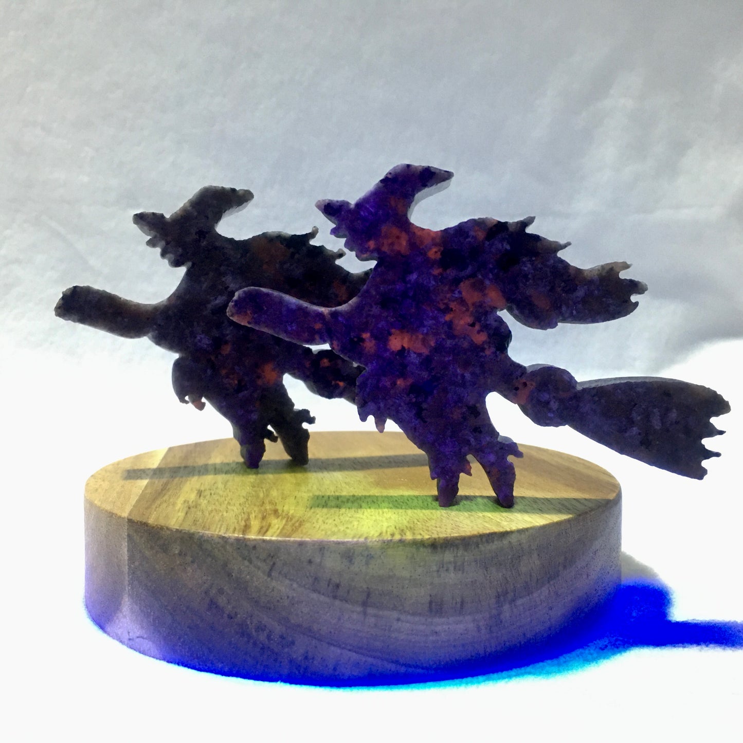 Wholesale Hand Carved Crystal Black Obsidian and yooperlite Wizard and  witch With Broom Crystal Crafts For Halloween Decoration