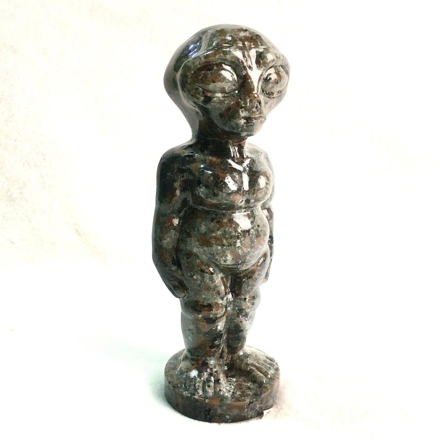 Hand Carved Crystal yooperlite alien Crystal Crafts For Halloween Decoration