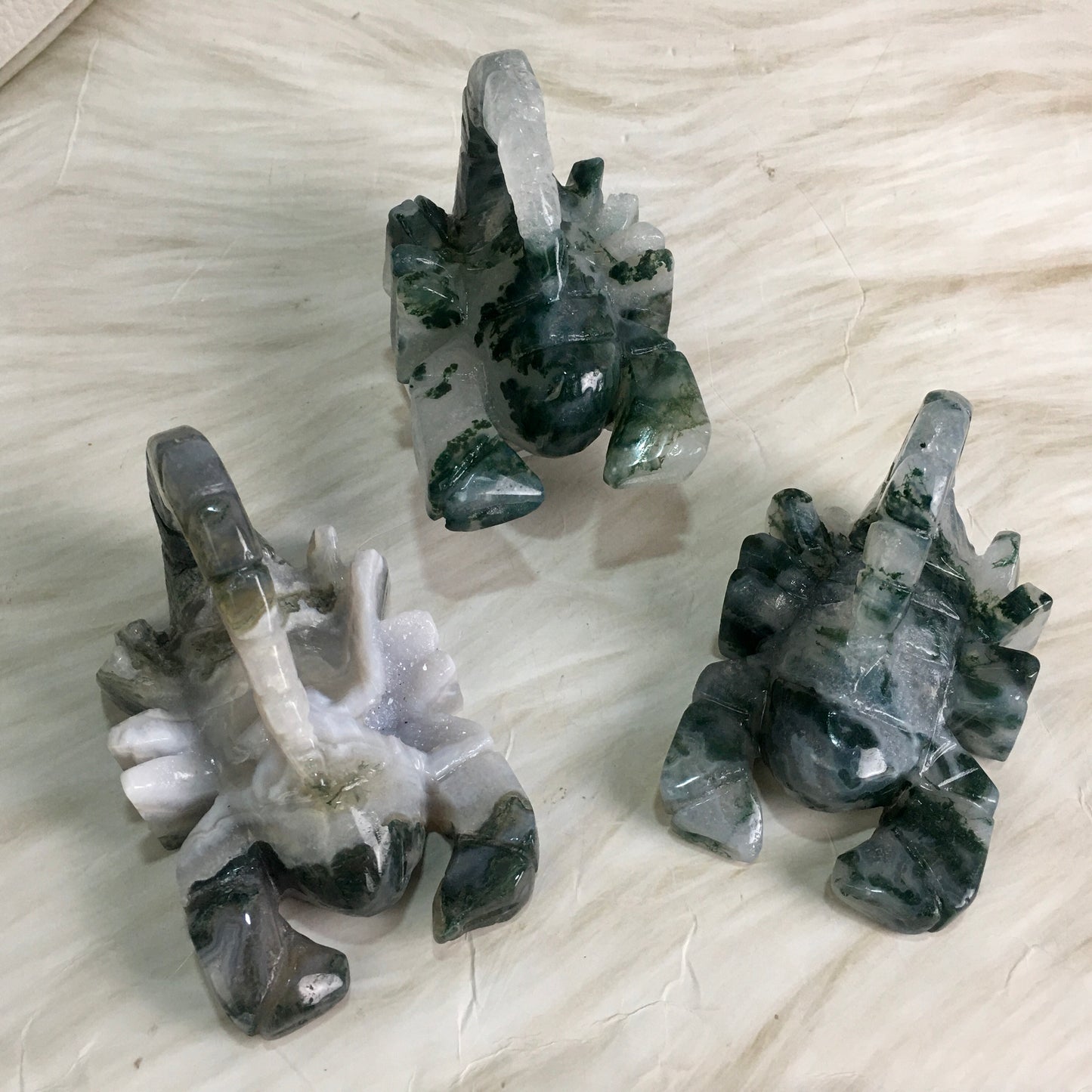 Wholesale High Quality Natural Moss Agate Crystal Carving Animal scorpion for decoraiotion