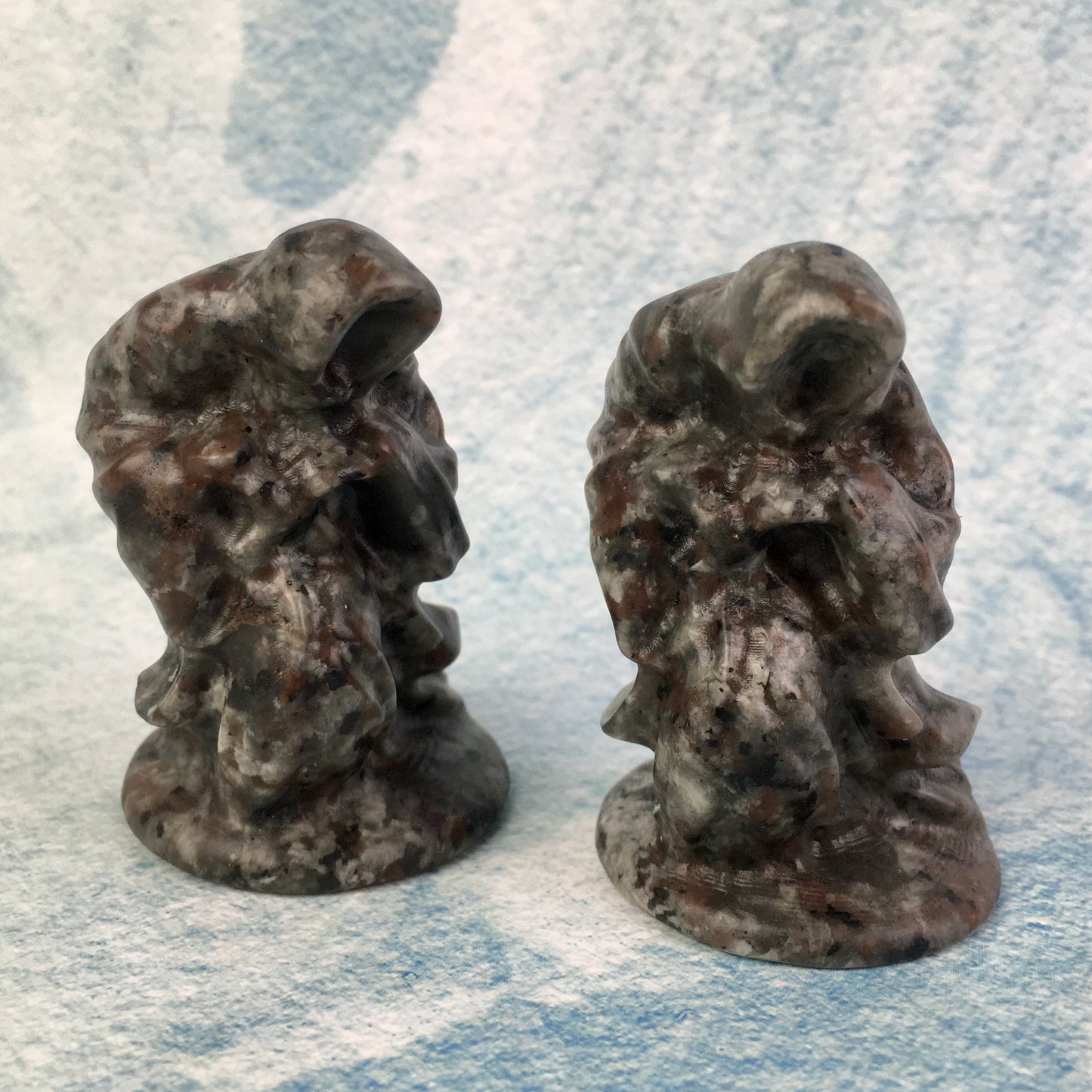 Wholesale Natural Crystal Gemstones Hand-Carved Yooperlite Crystal  Halloween Carving for Halloween Gifts